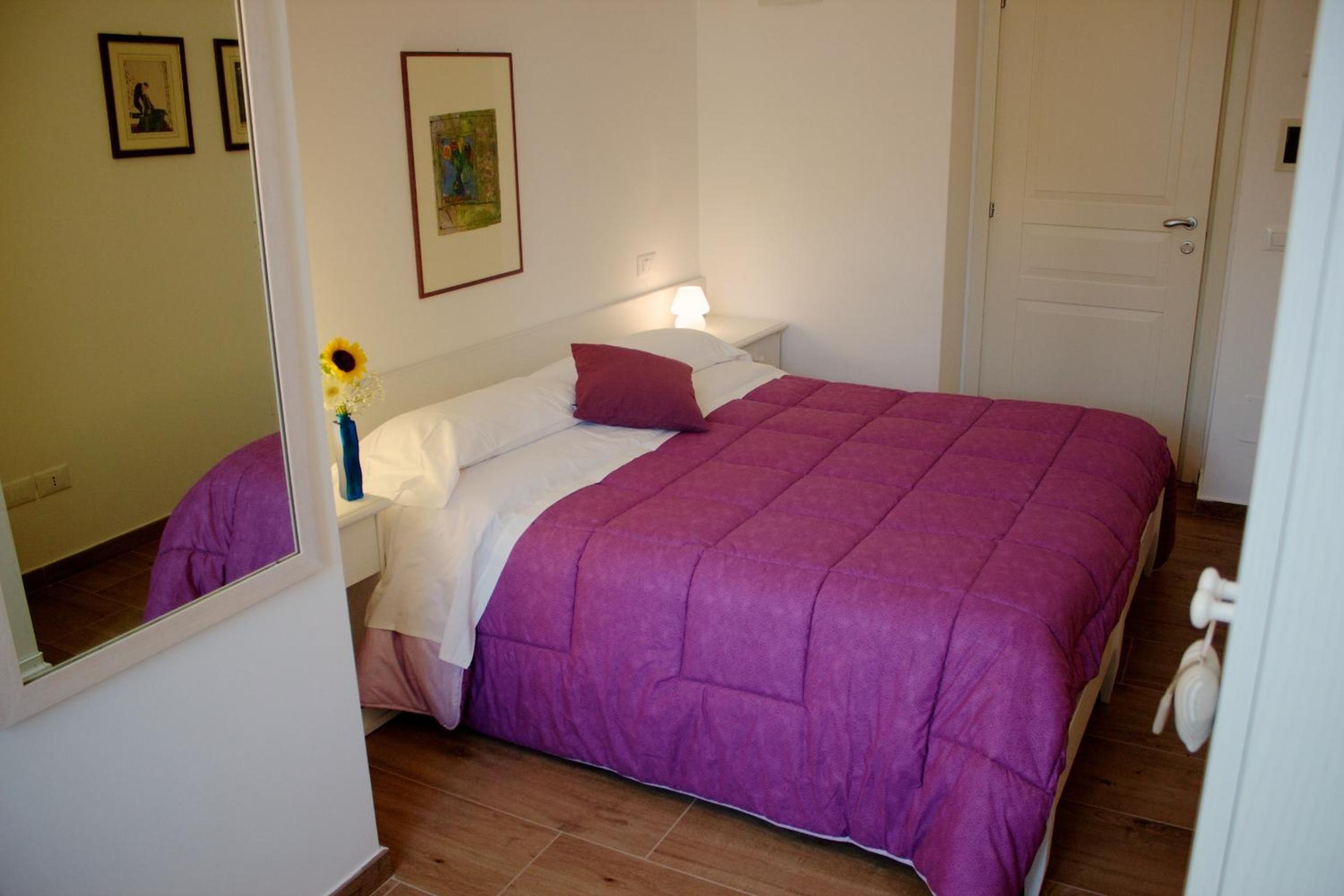 Small Double Room photo 2