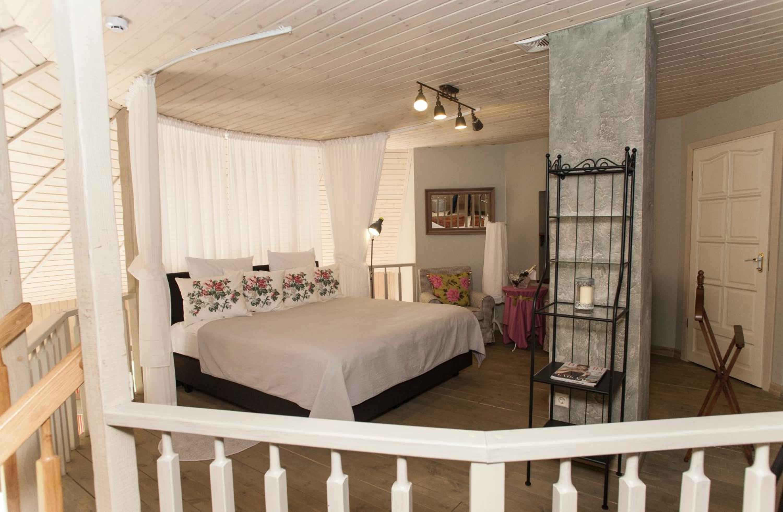 Two-Bedroom Villa - Photo 4