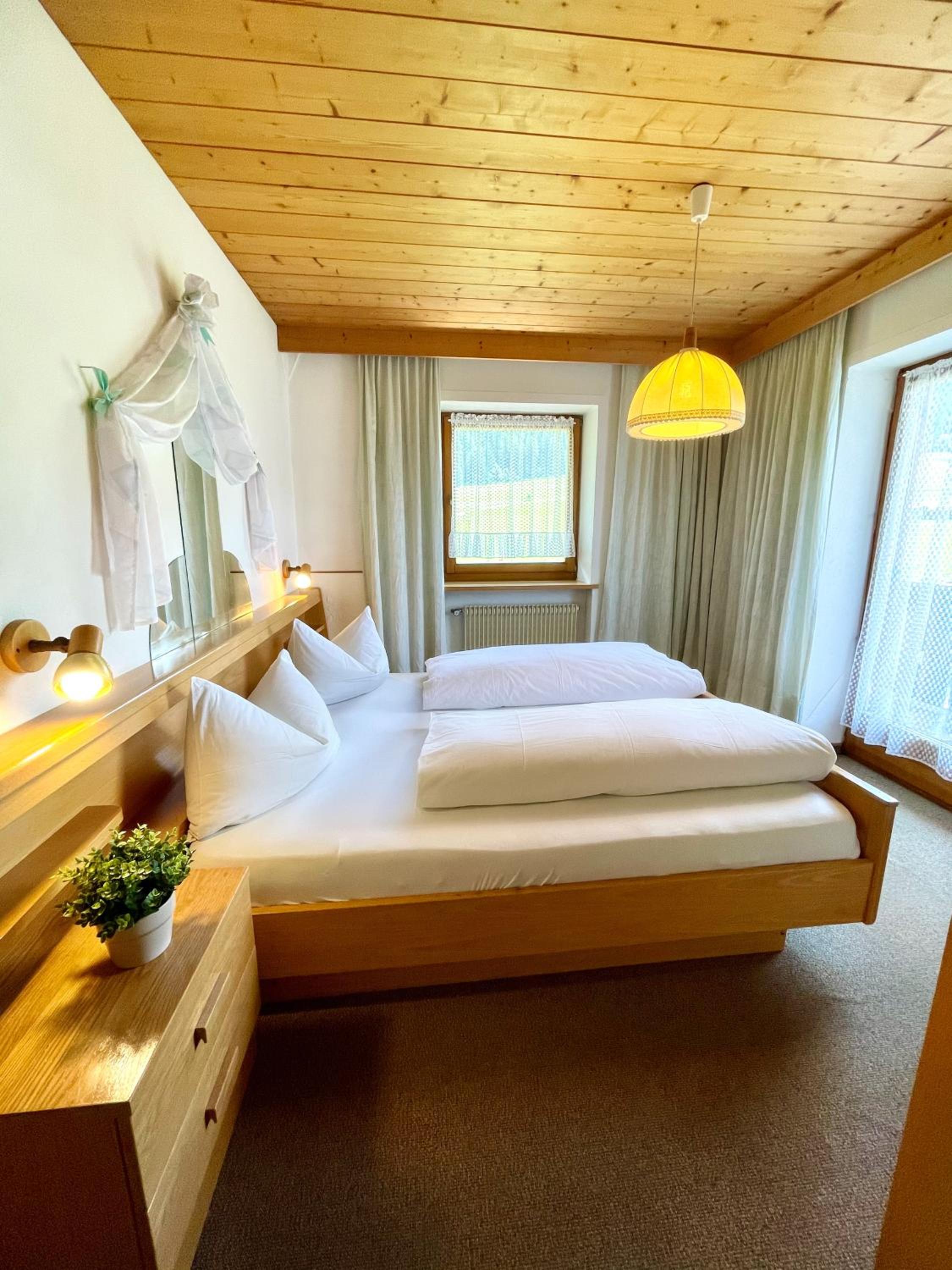 Apartment with Terrace - Photo 9