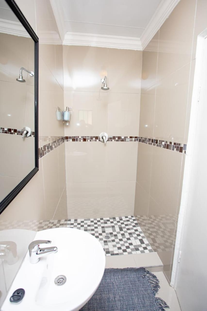 Deluxe Room - Photo 2