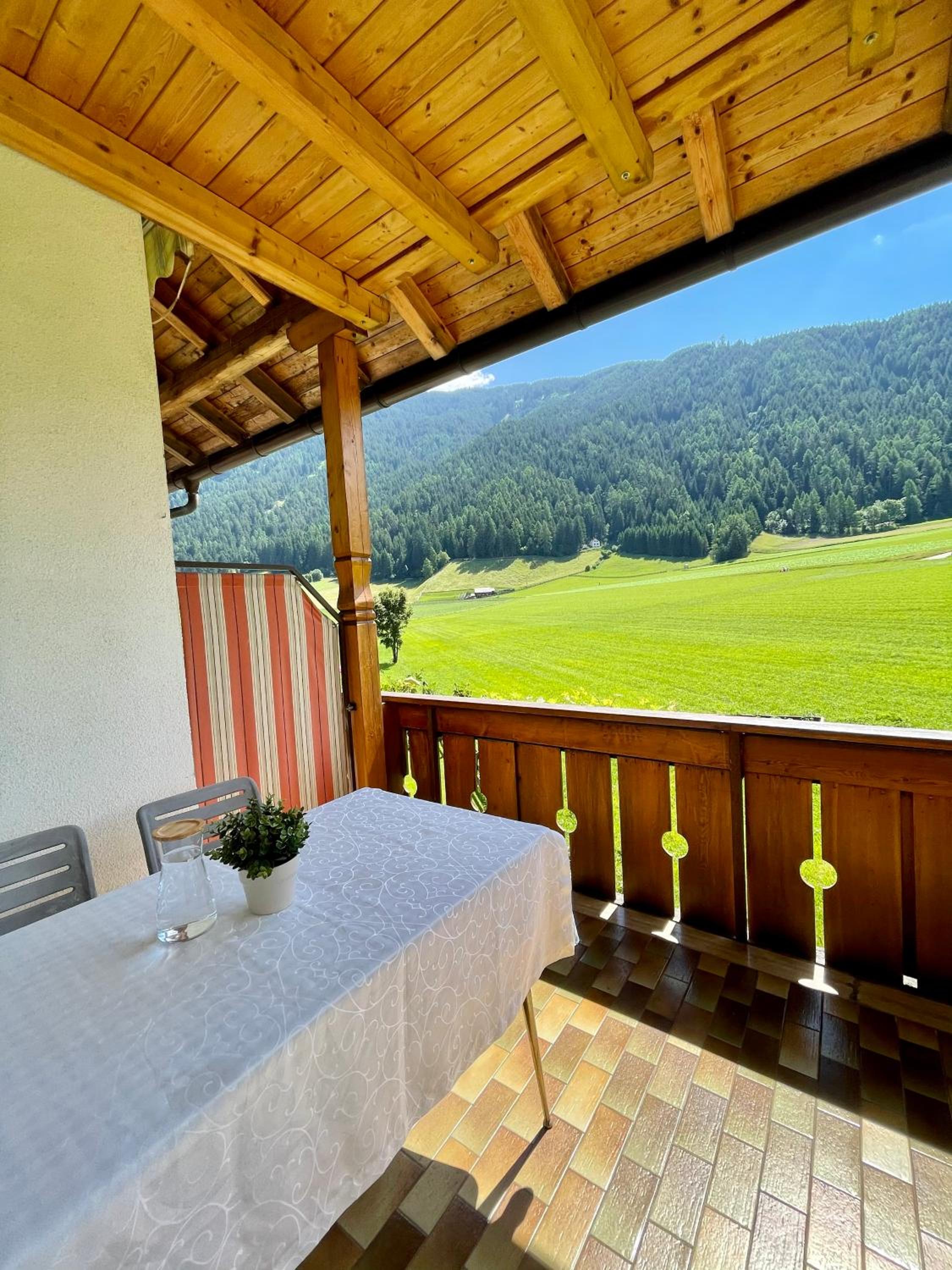 Apartment with Terrace - Photo 2