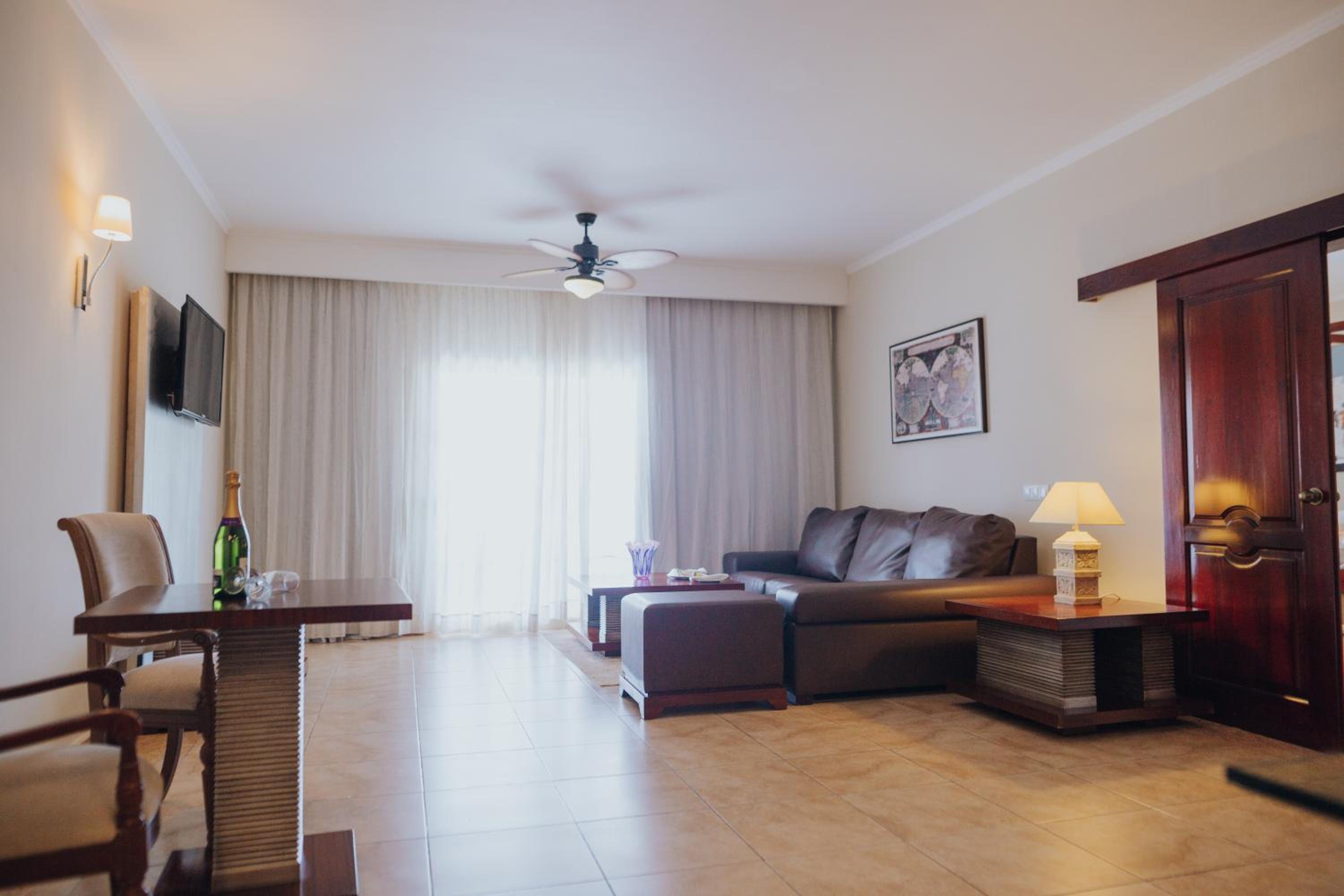Colonial Club One Bedroom Suite with Jacuzzi (Adults Only, 18+) - Free WiFi