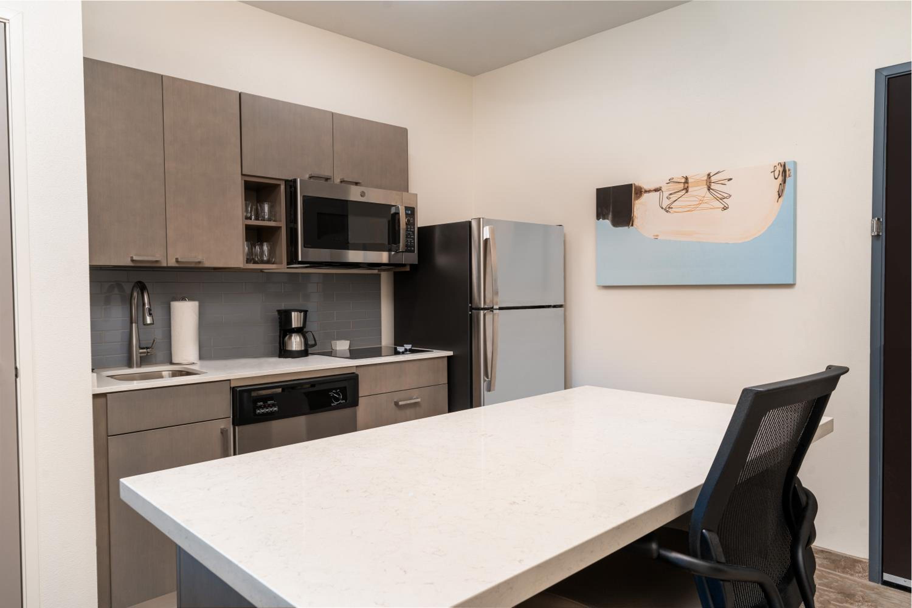 One-Bedroom King Suite with Sofa Bed and Kitchen - Photo 2