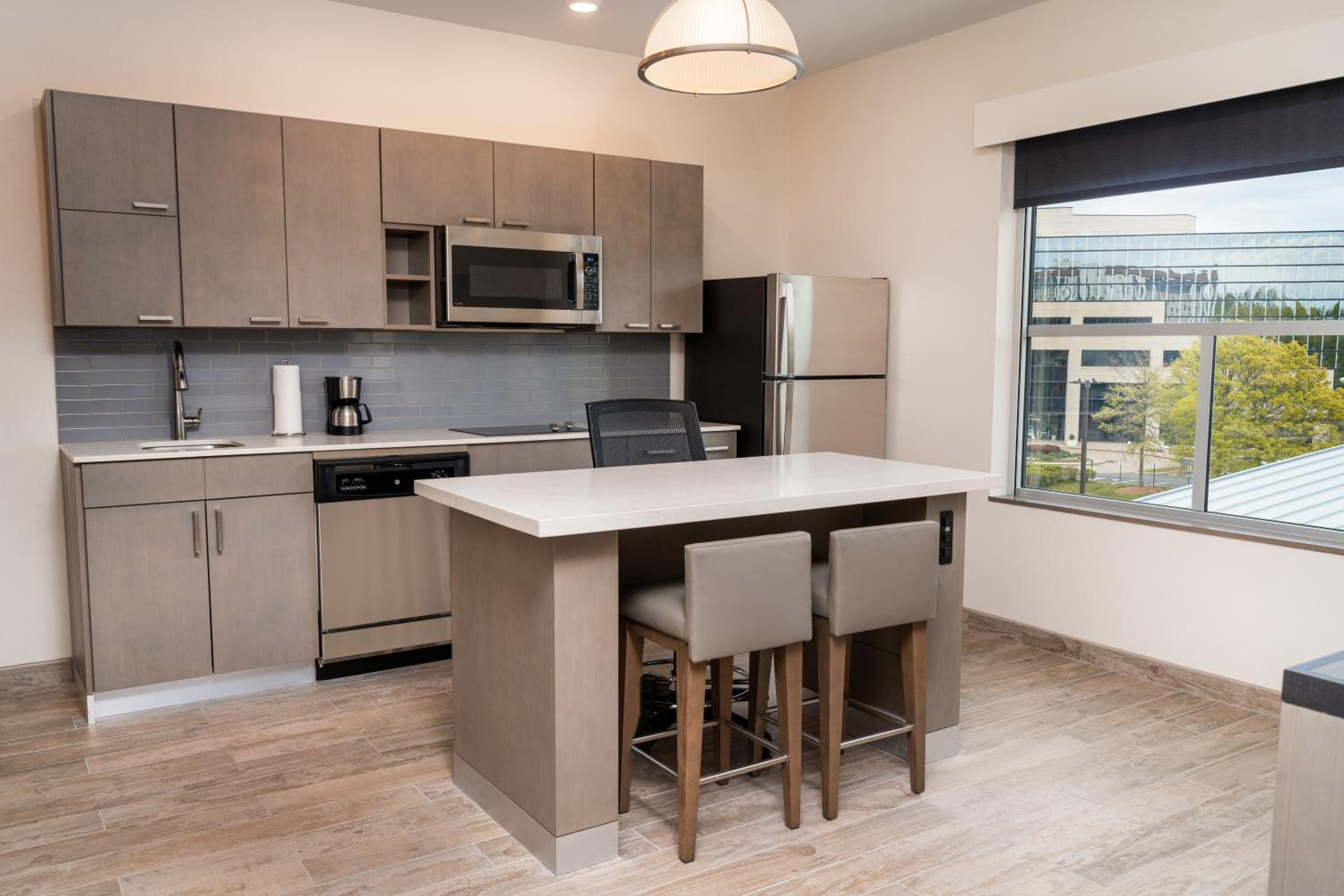 One-Bedroom King Suite with Sofa Bed and Kitchen - Photo 5