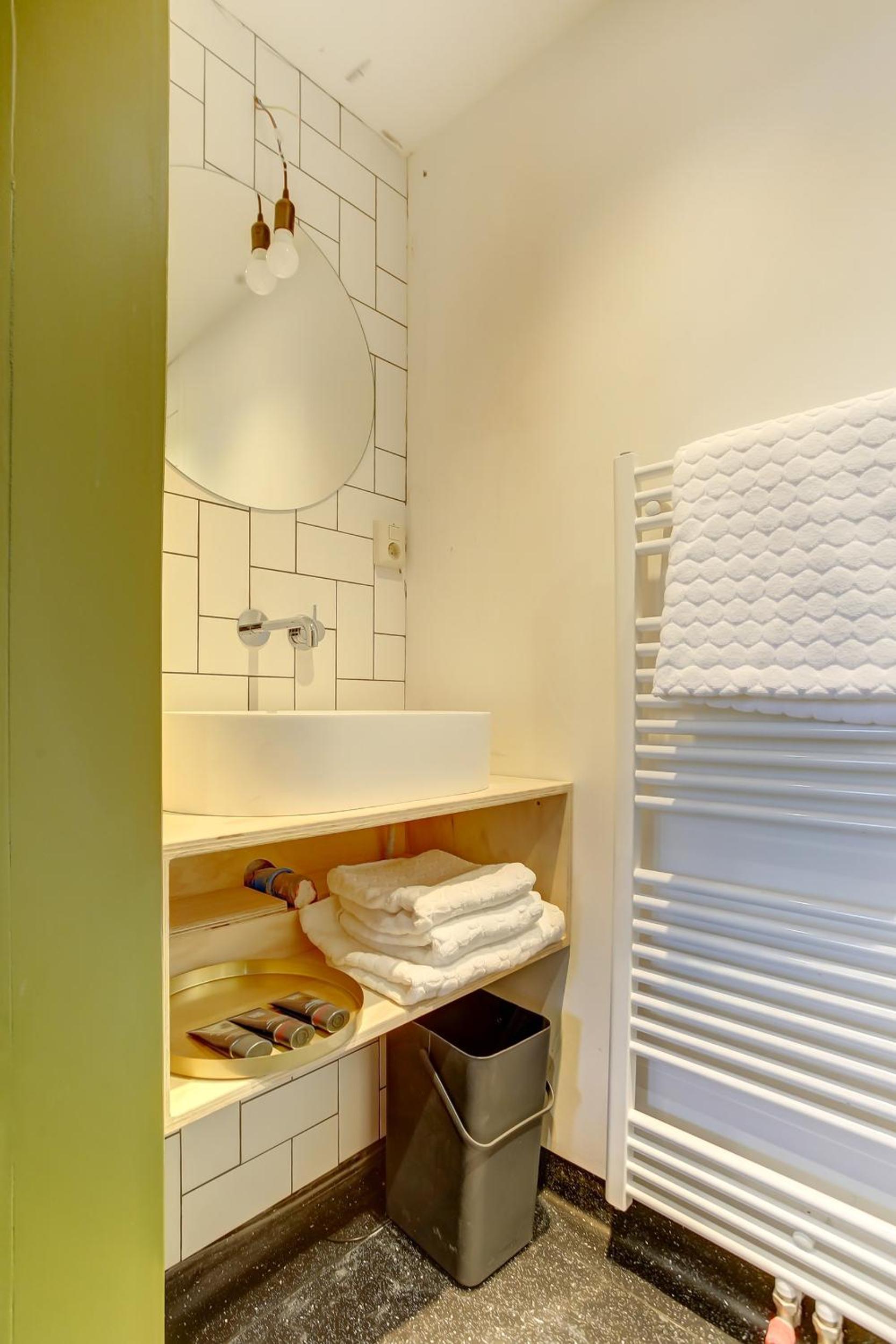 Deluxe Queen Room - Photo 4