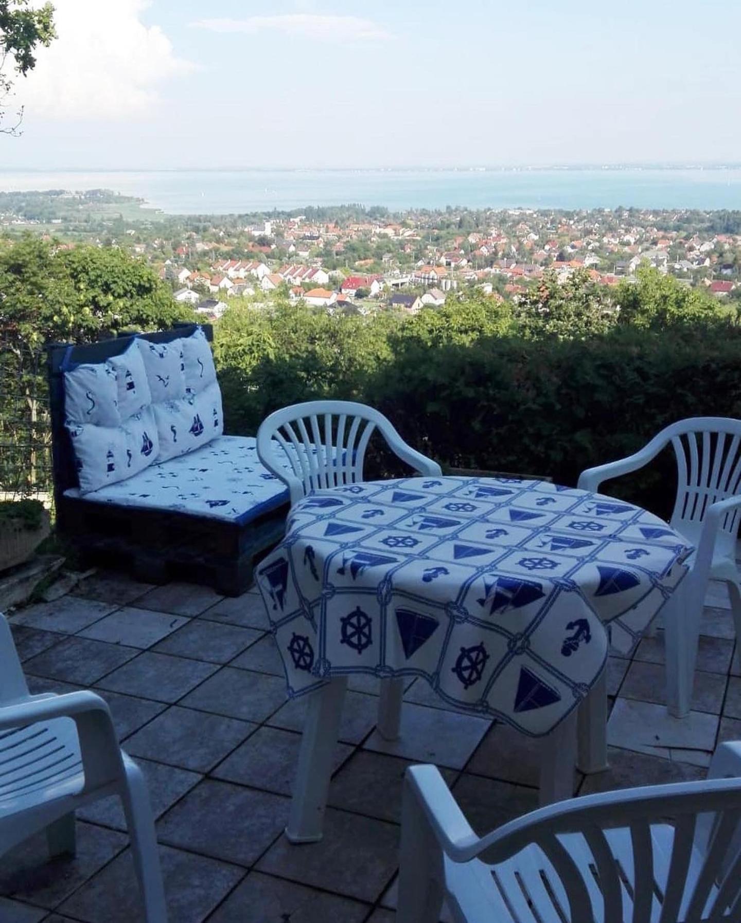 Studio with Terrace photo 2
