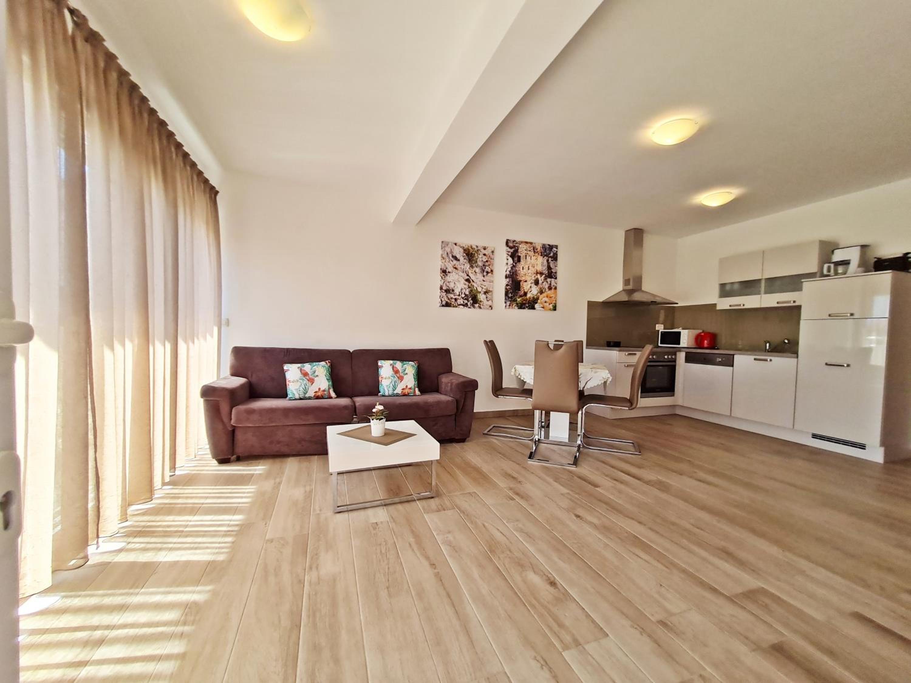Deluxe Apartment
