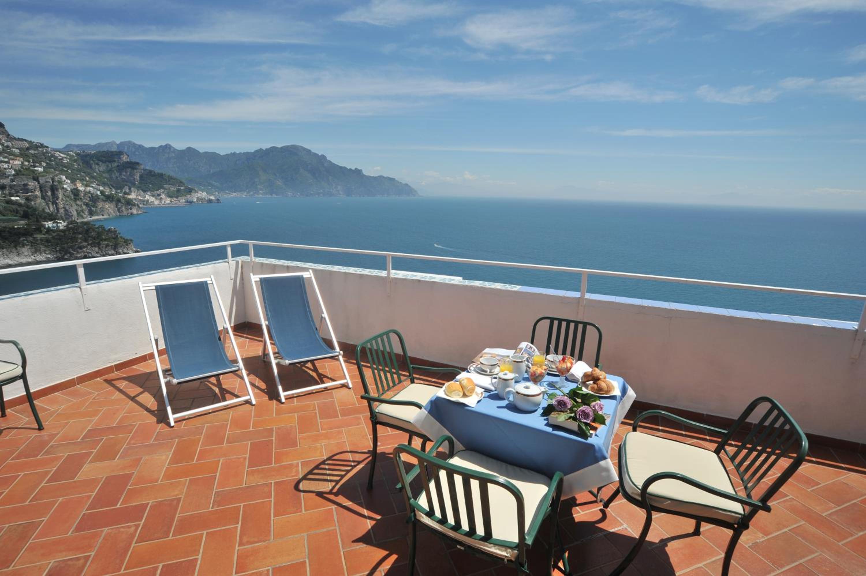 Junior Suite with Sea View - Photo 2