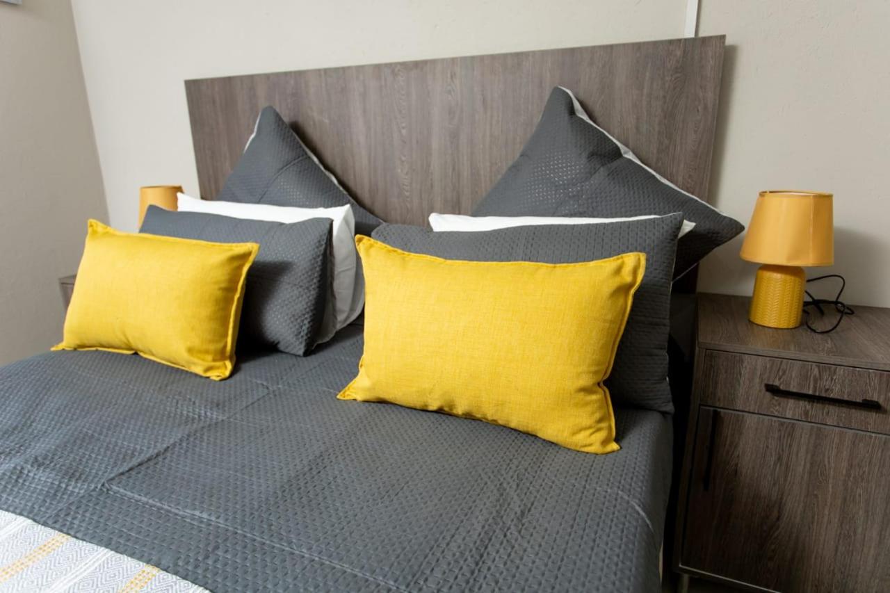 Deluxe Queen Room - Photo 2