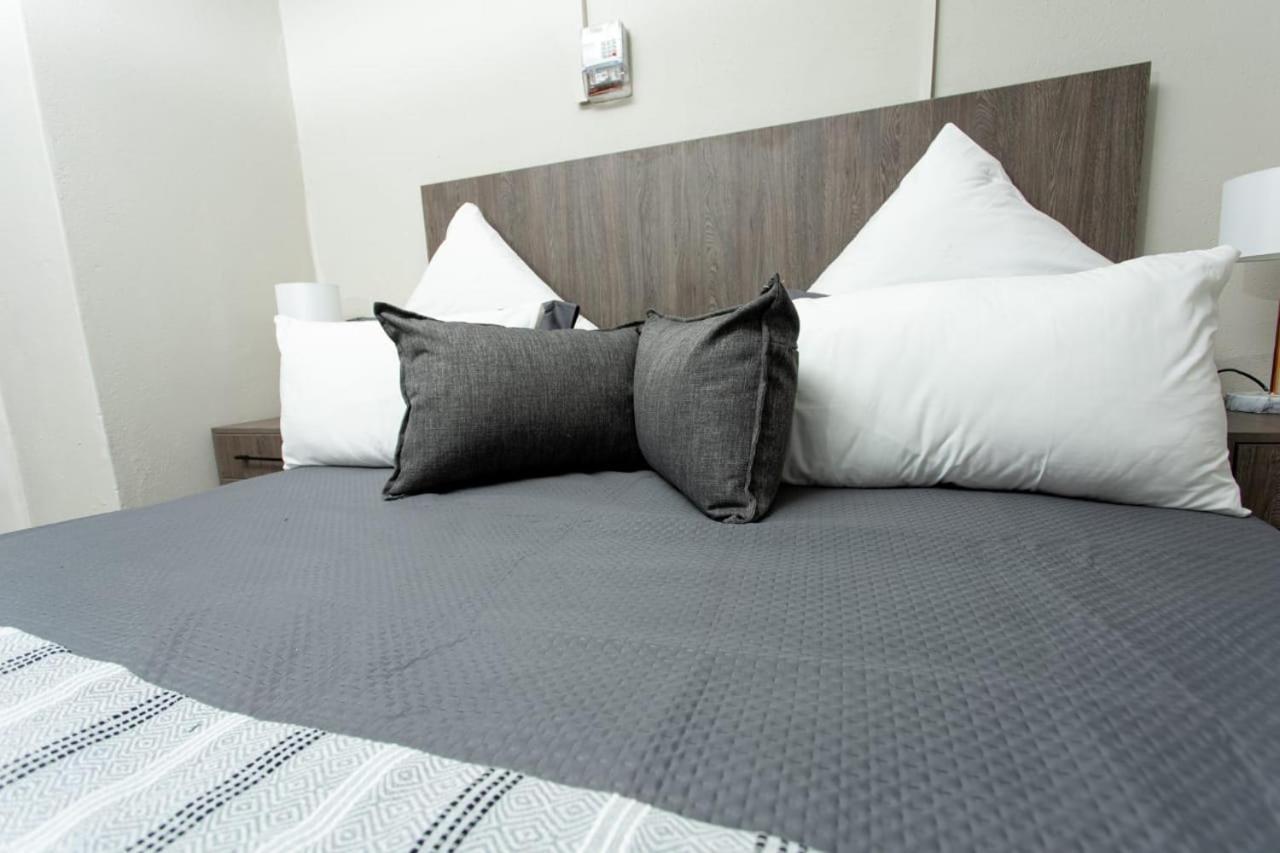 Deluxe Double or Twin Room - Photo 12
