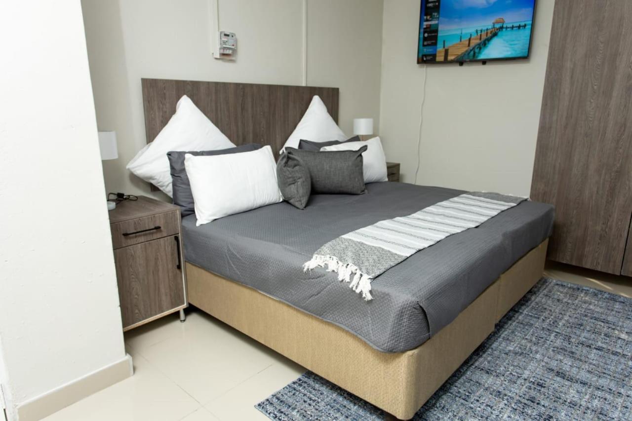 Deluxe Double or Twin Room - Photo 14