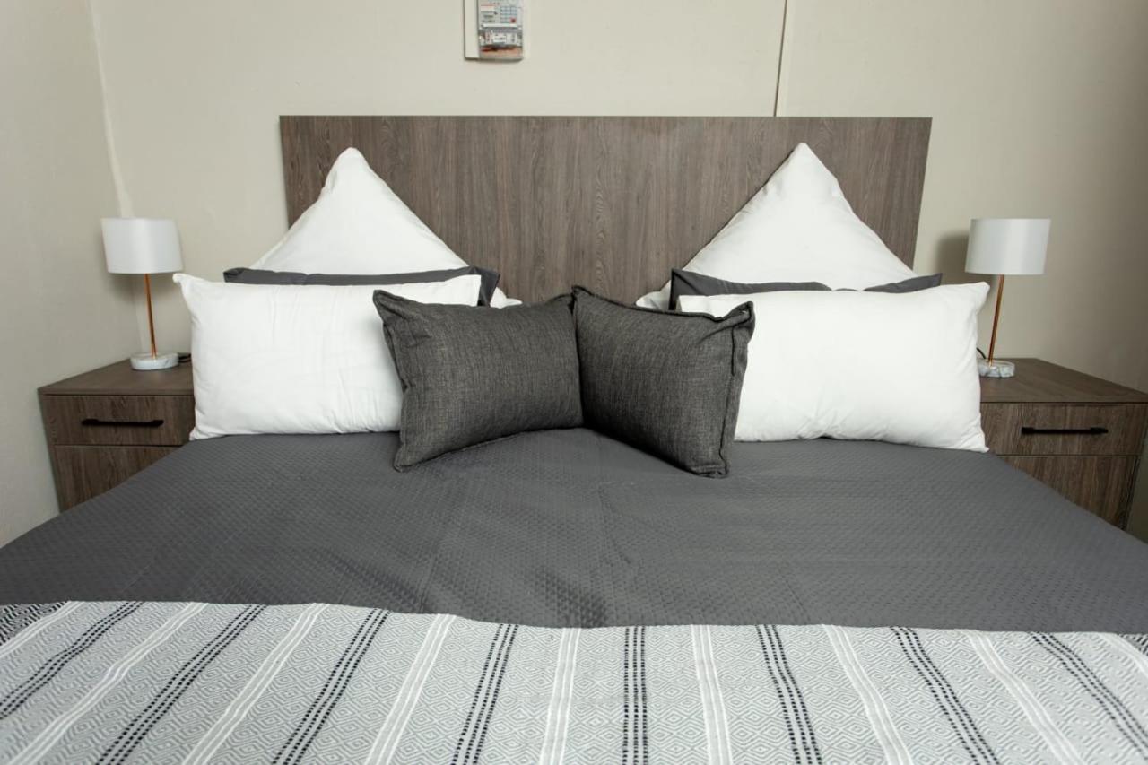 Deluxe Double or Twin Room - Photo 15