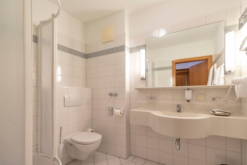 Deluxe Double Room with Bath photo 3