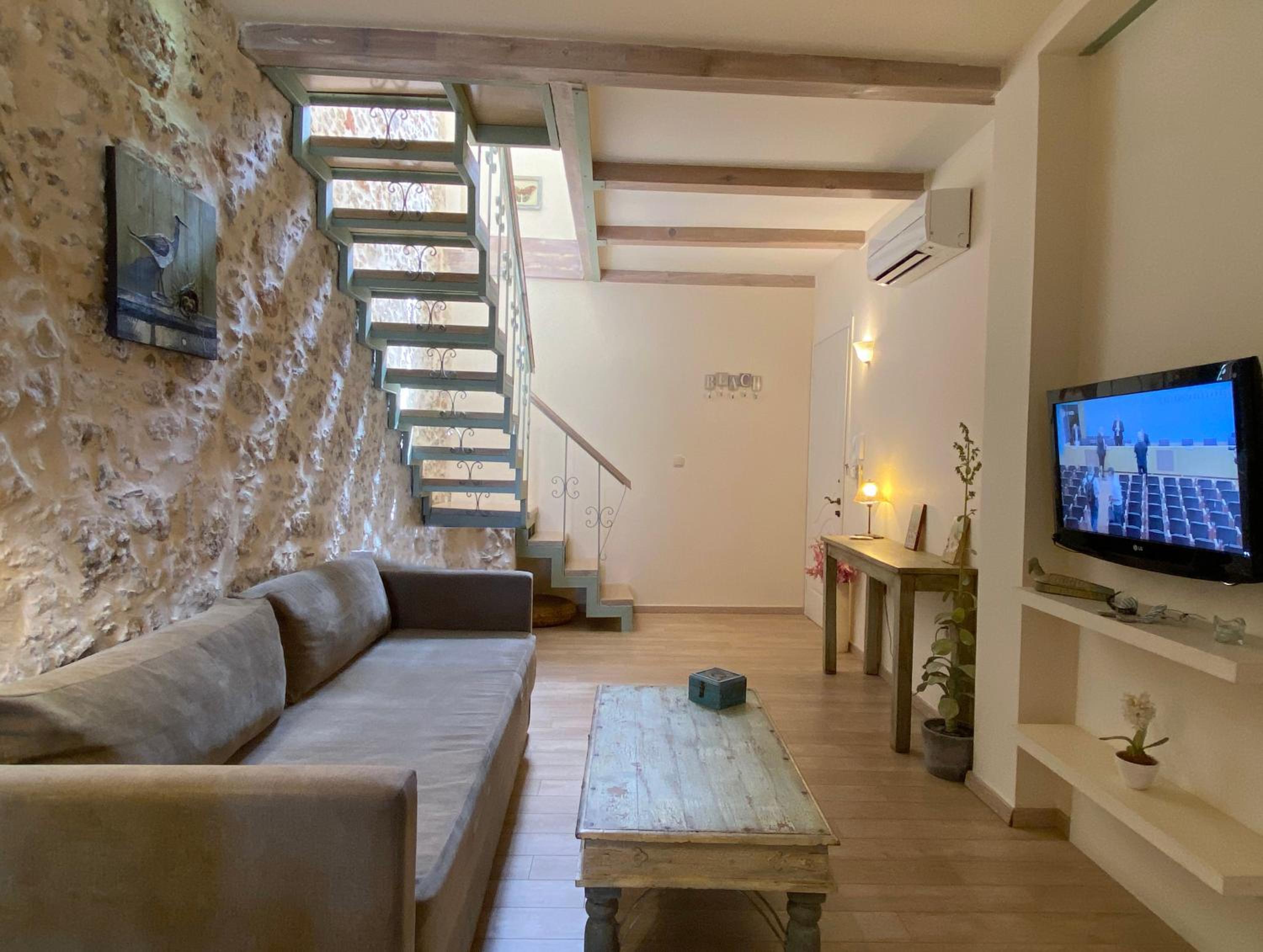 Two-Bedroom Suite - Photo 4