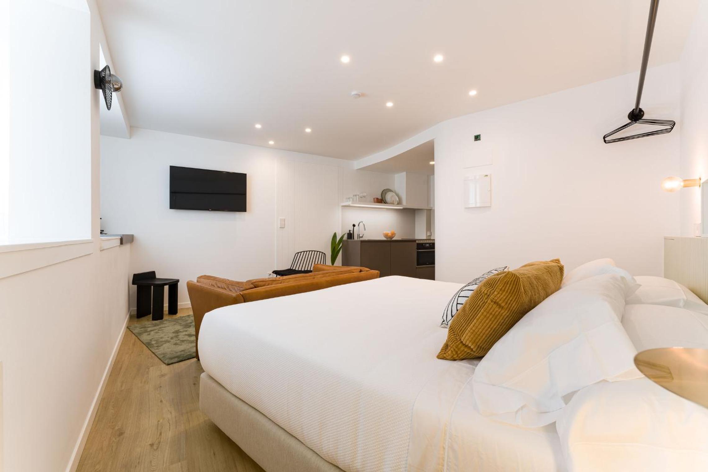 Studio Apartment - Photo 4