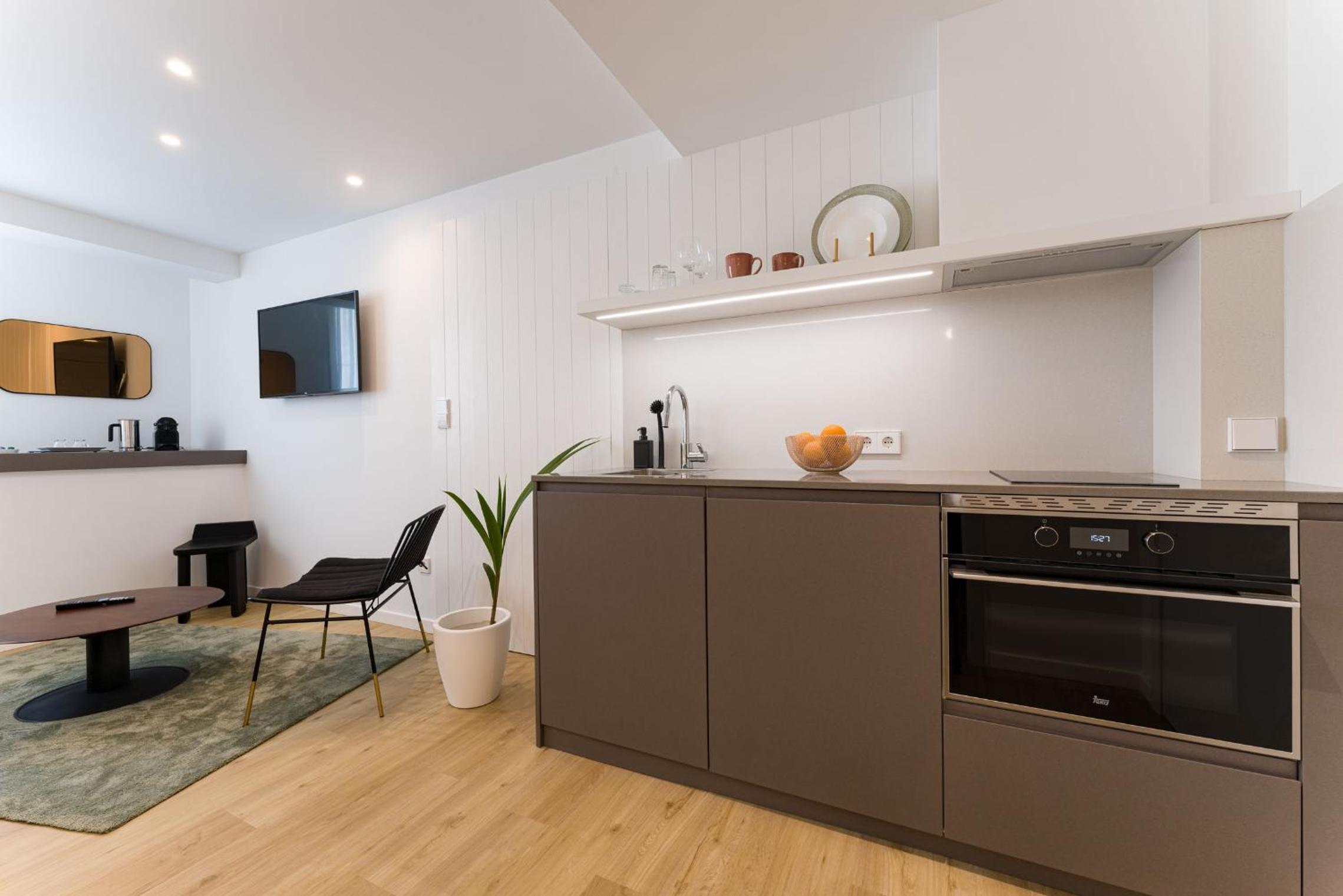 Studio Apartment - Photo 7
