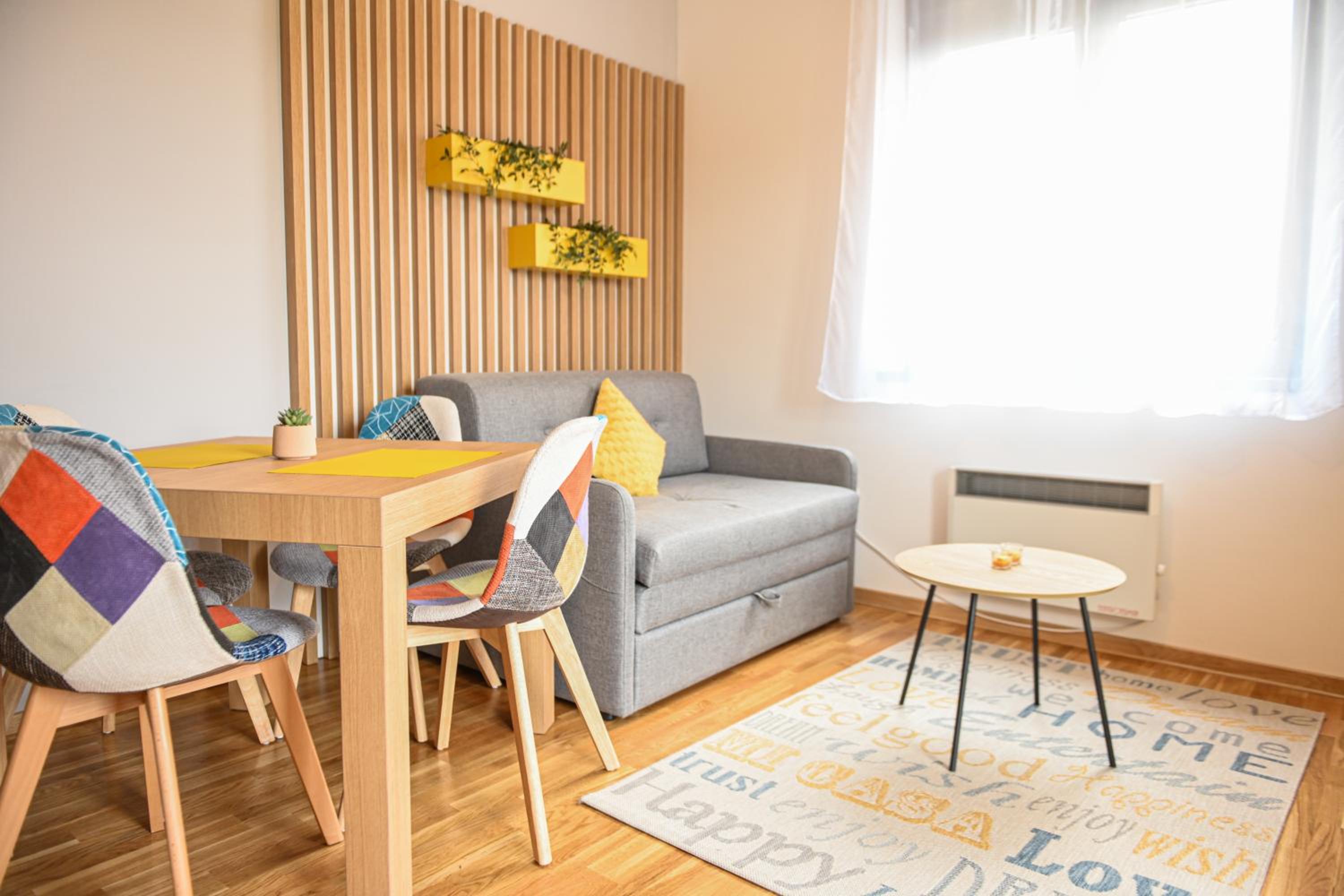 One-Bedroom Apartment photo 1
