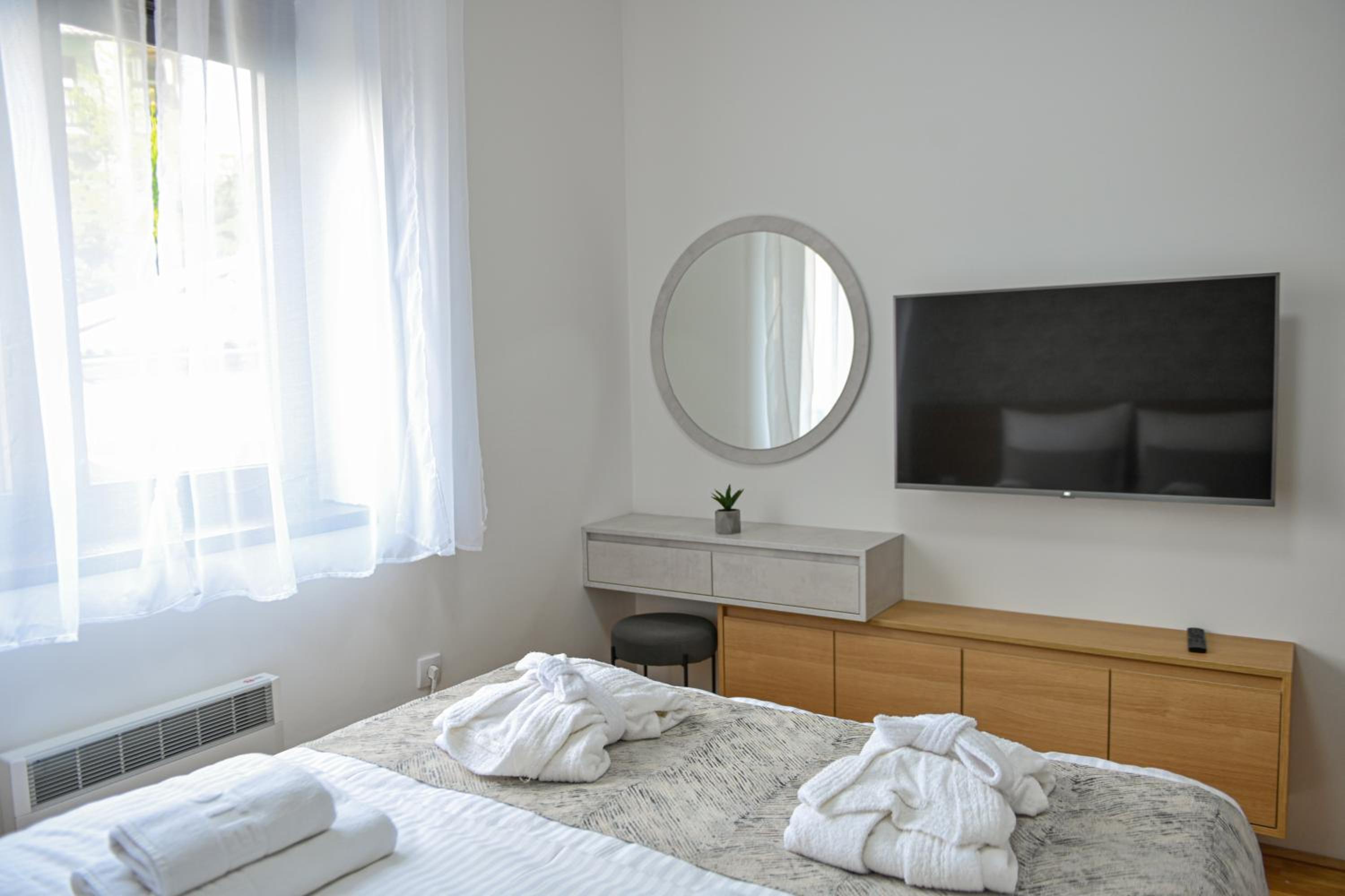 One-Bedroom Apartment photo 3