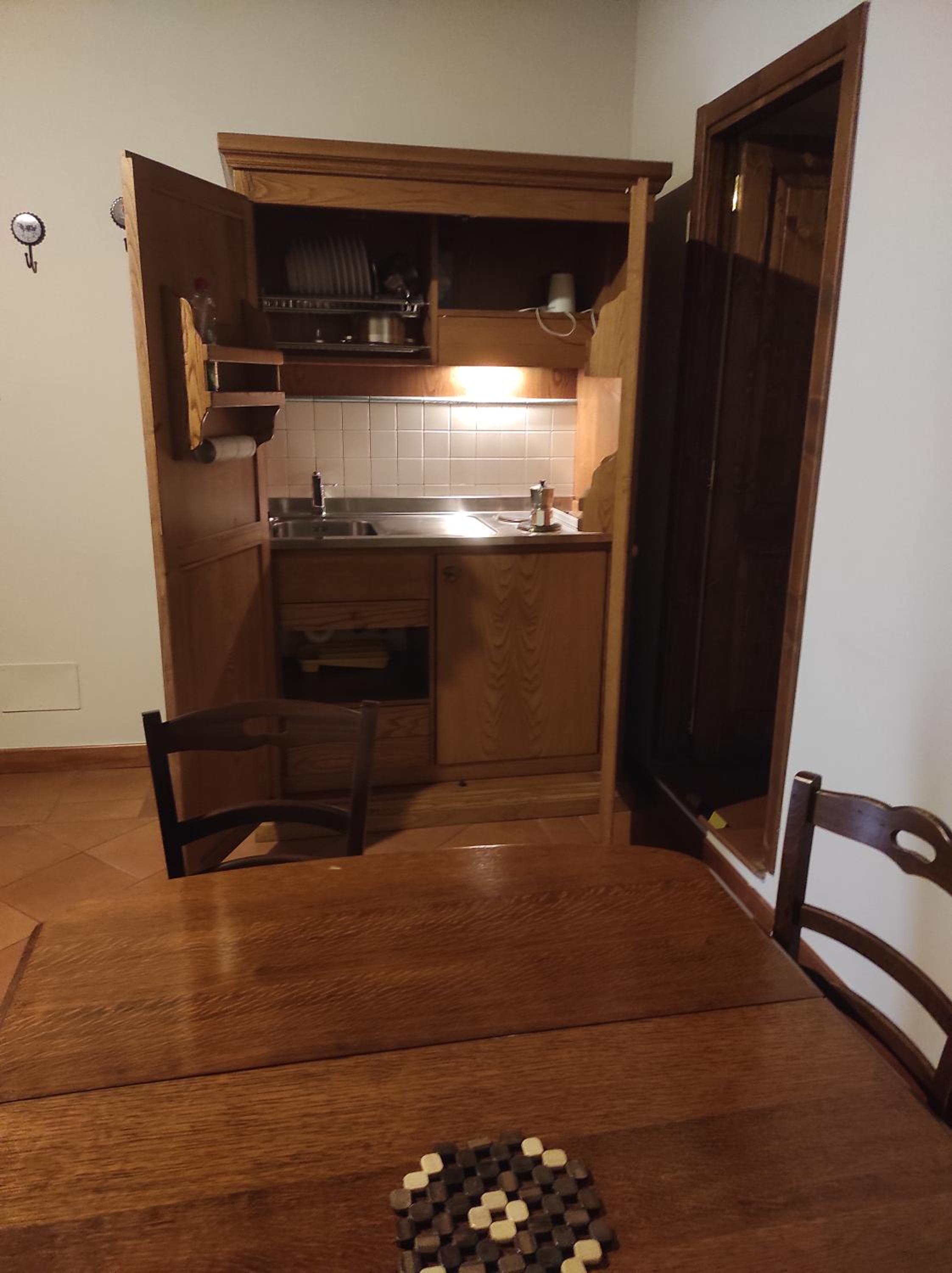 One-Bedroom Apartment - Photo 2