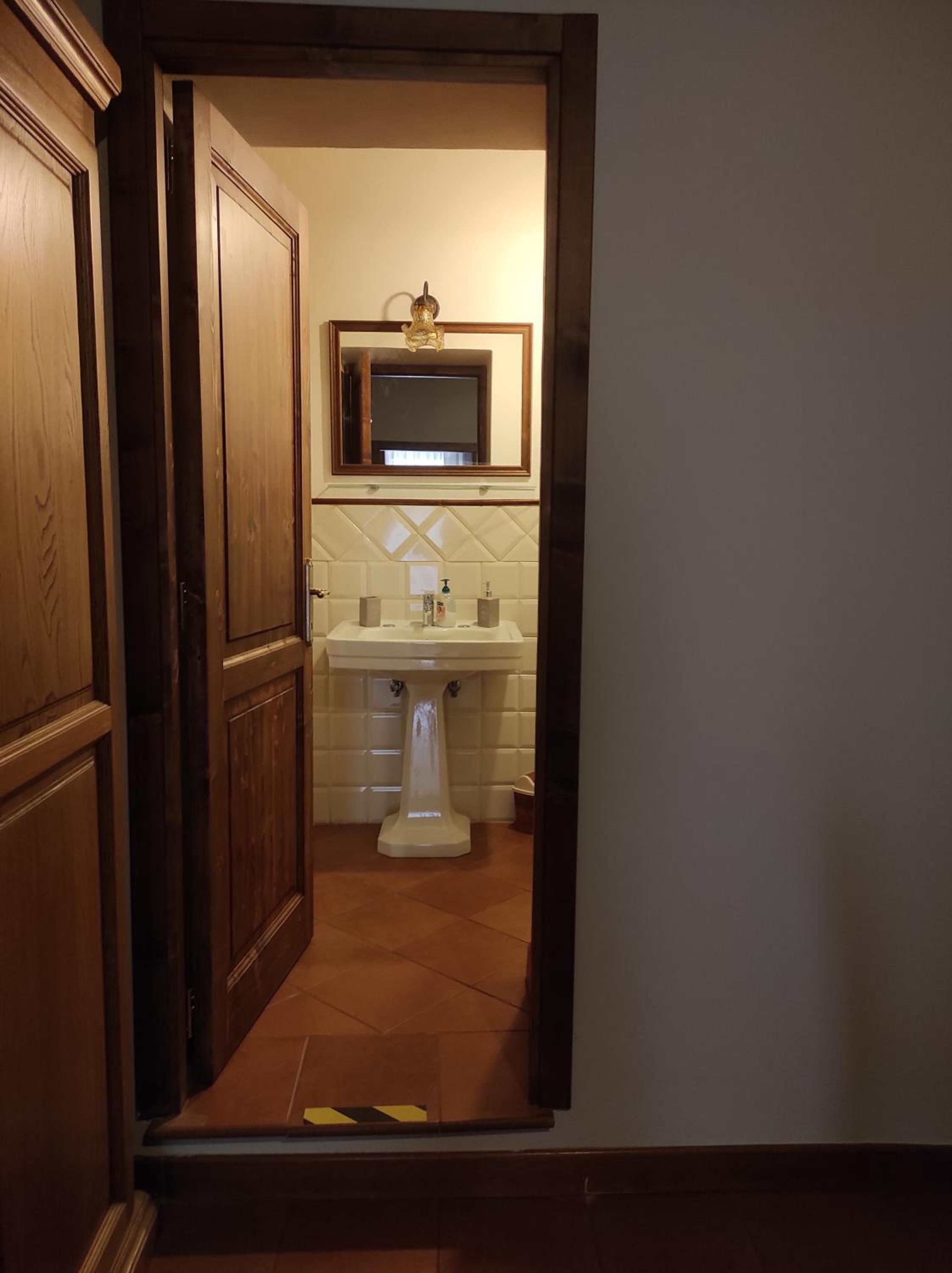 One-Bedroom Apartment - Photo 7