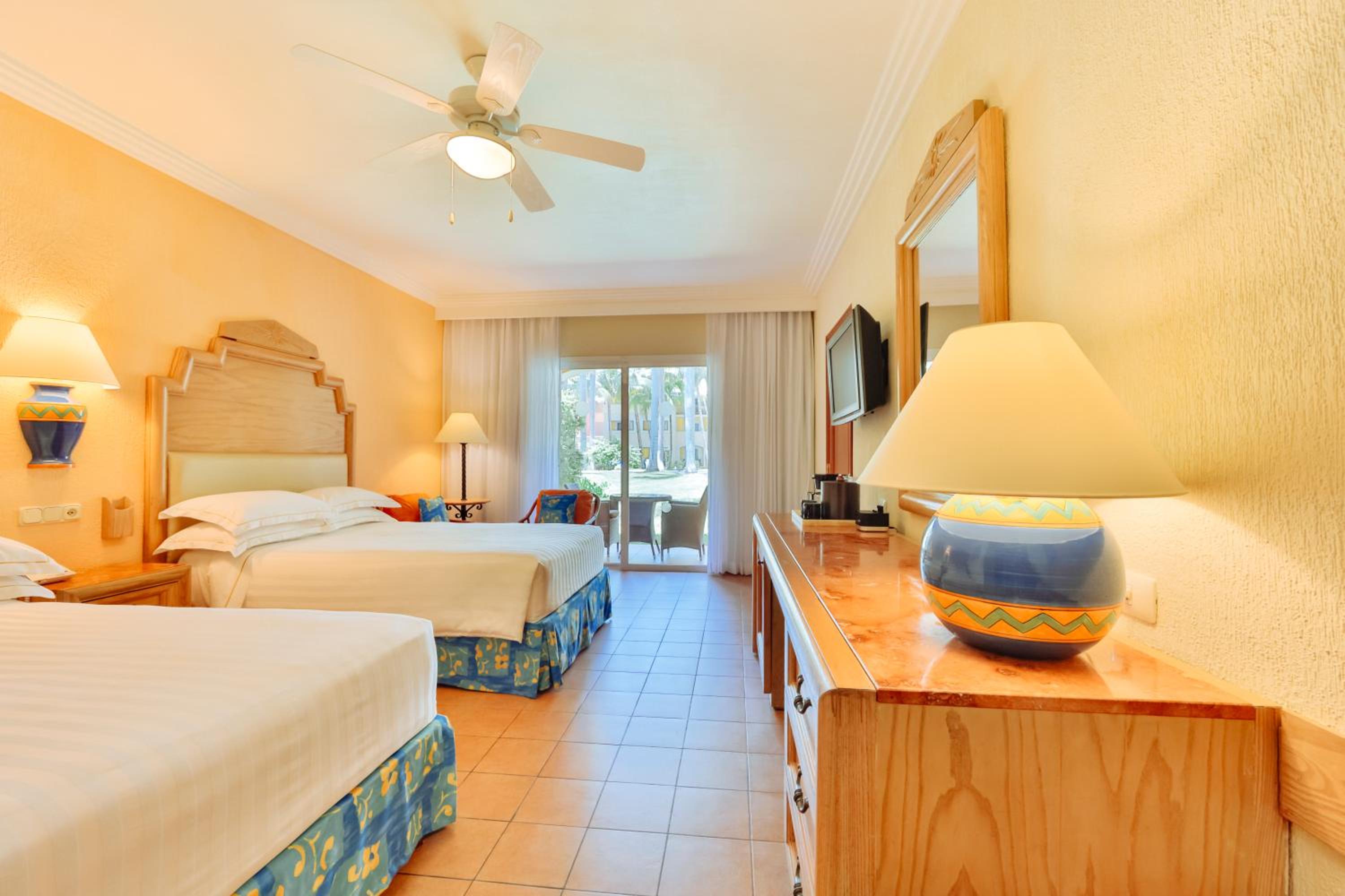 Superior Room (2 Adults + 1 Child) photo 3