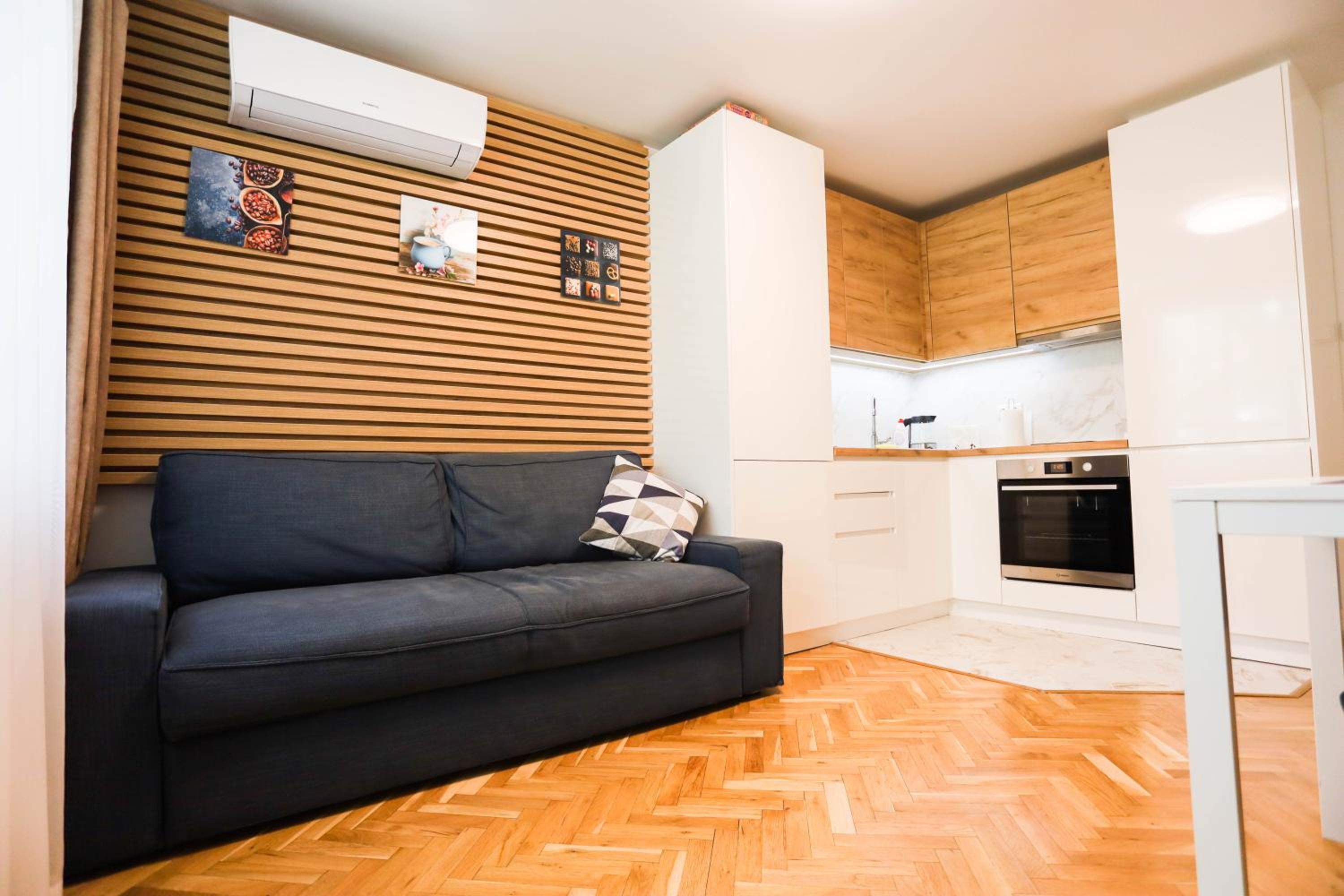 One-Bedroom Apartment - Photo 1