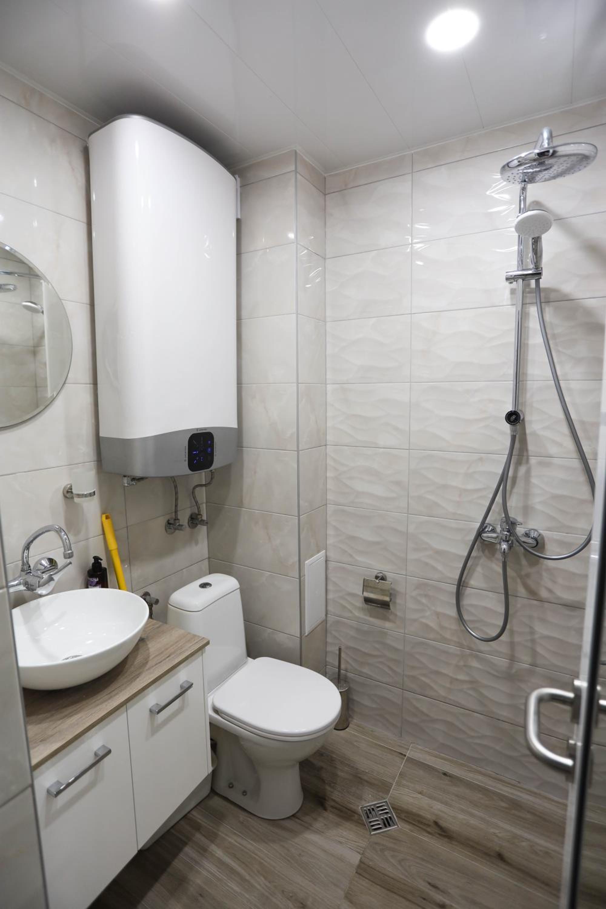 One-Bedroom Apartment - Photo 7