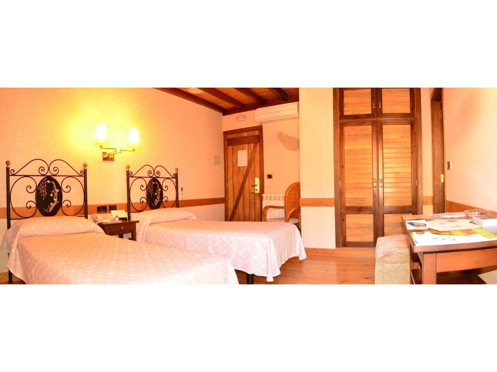 Standard Double Room - Photo 6