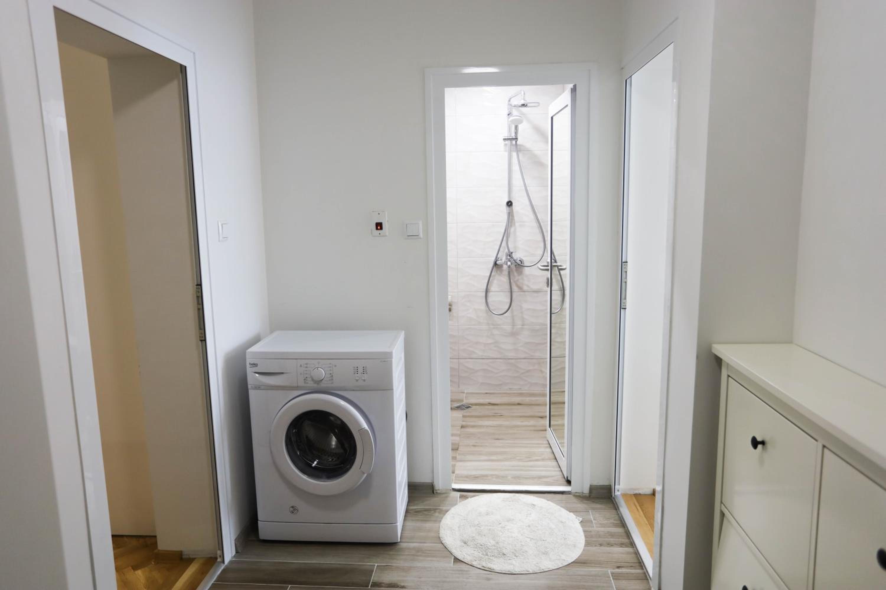 One-Bedroom Apartment - Photo 10