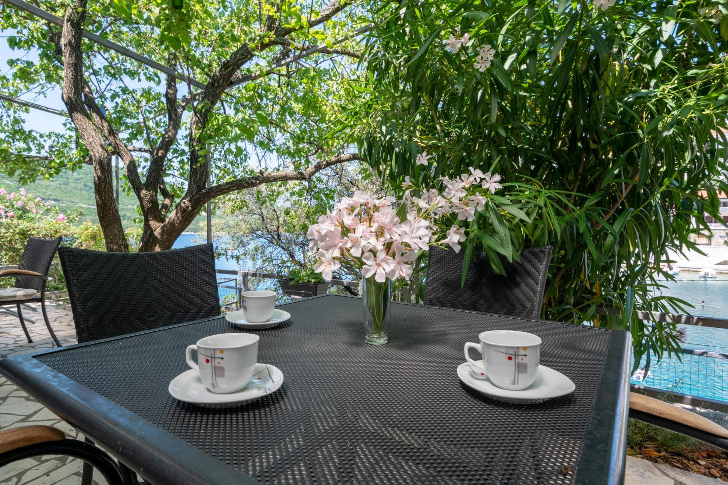 Studio Apartment with Sea View photo 3