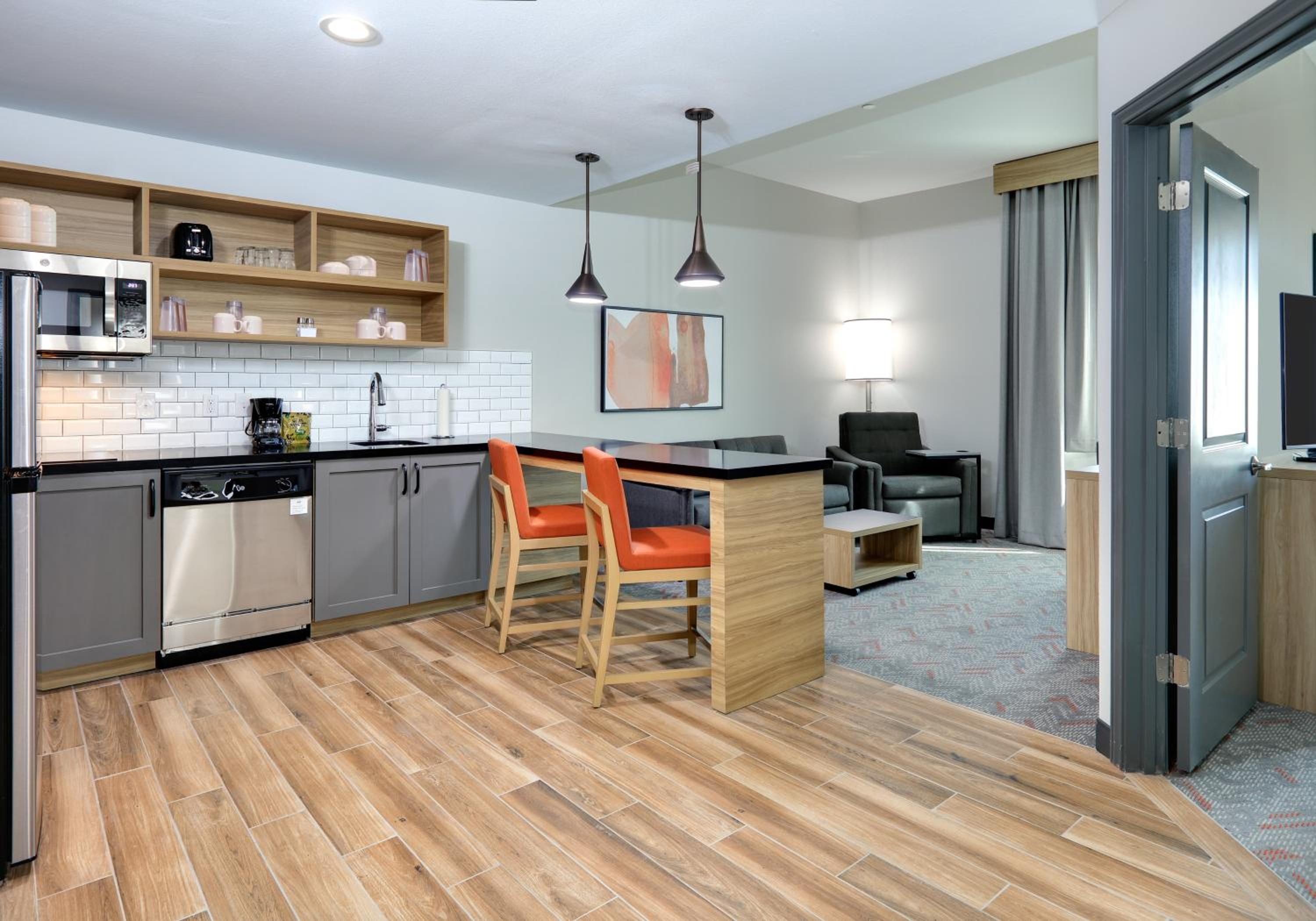 One-Bedroom Suite - Photo 1