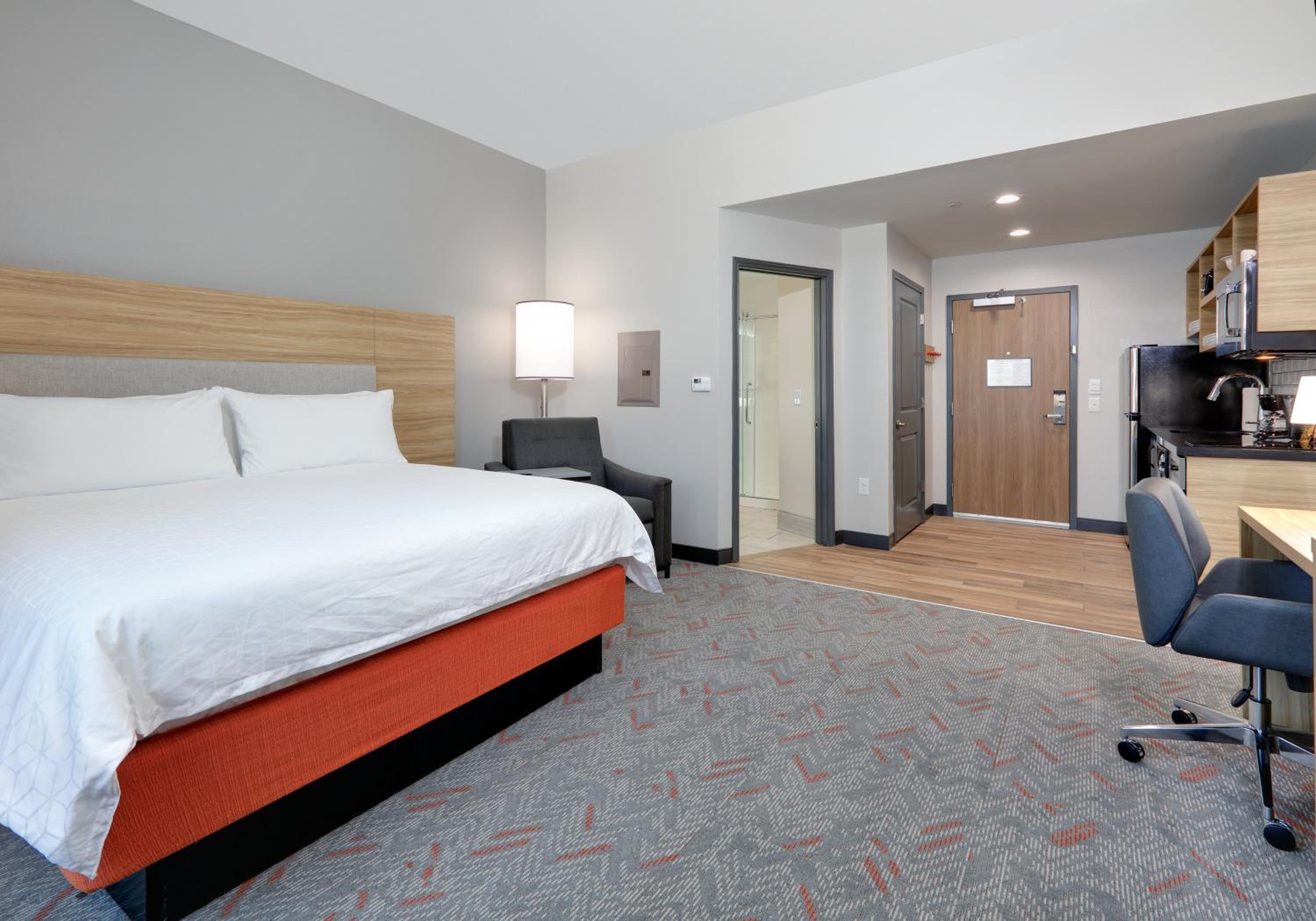 King Studio Suite - Photo 8