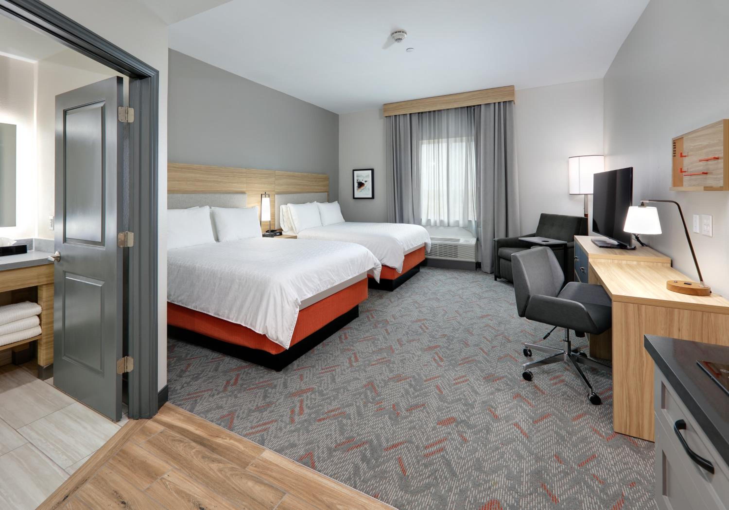 Studio Suite with Two Queen Beds - Photo 2