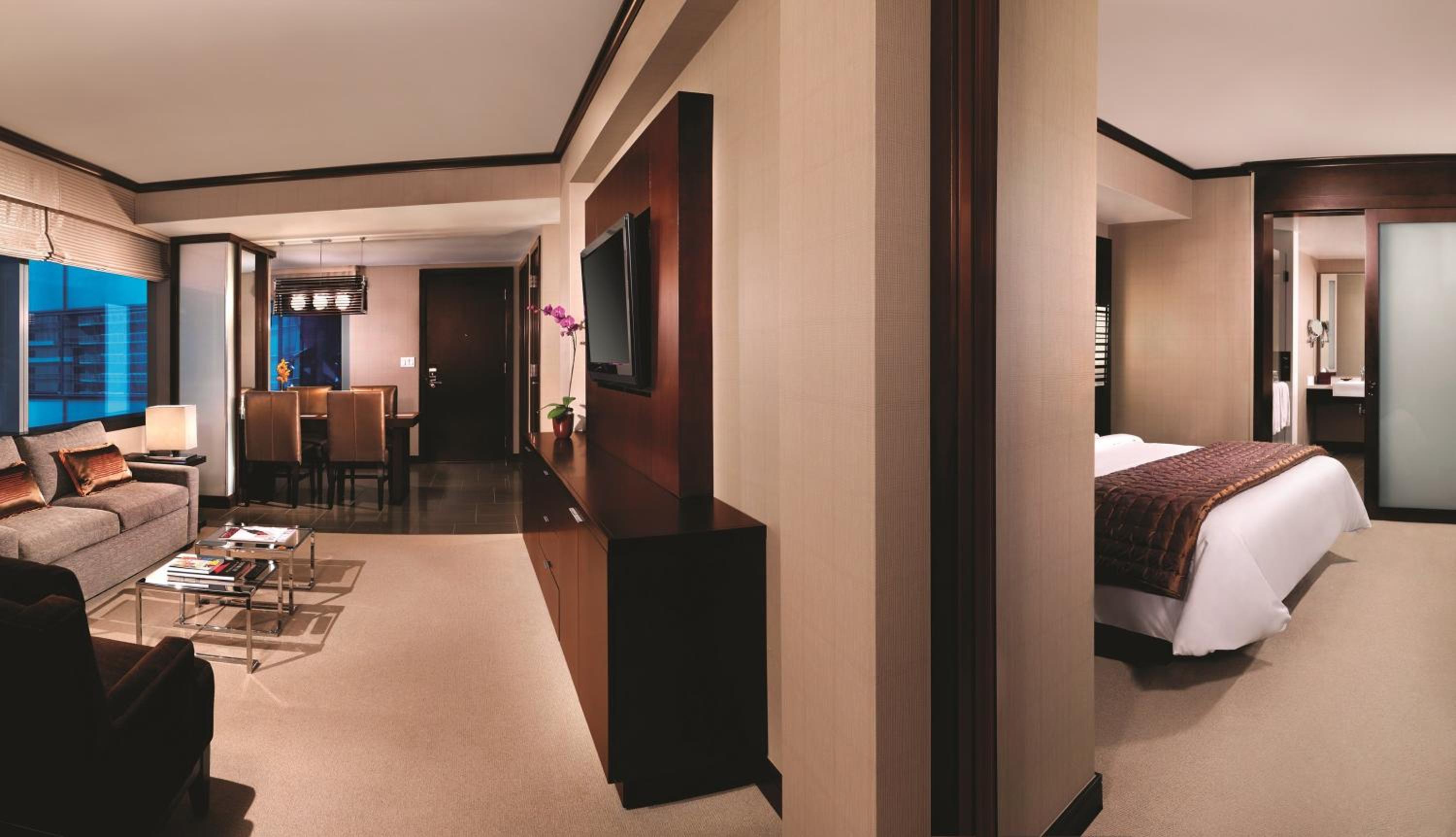 Executive Corner Suite - Photo 4