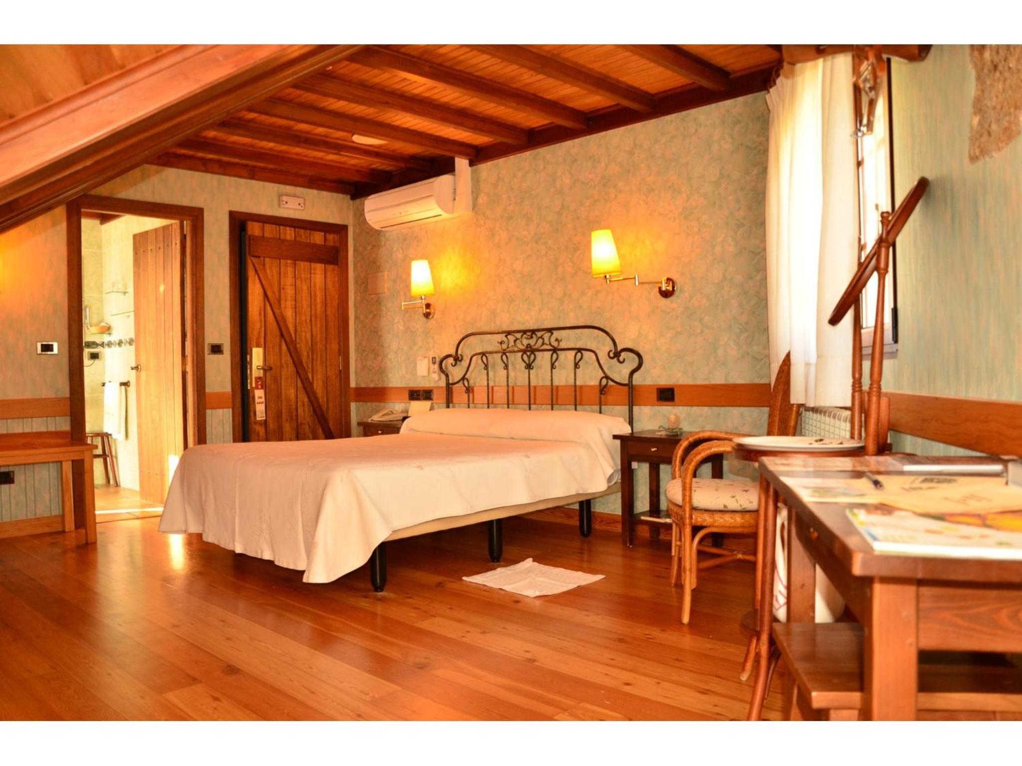 Superior Double Room - Photo 3