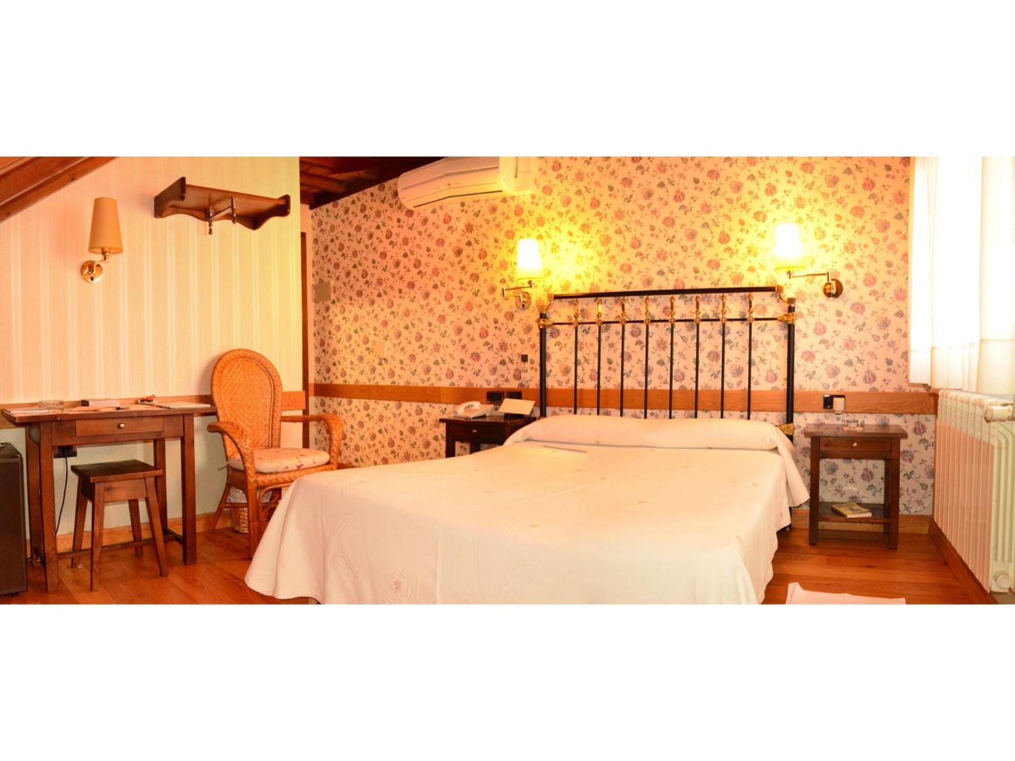 Double Room - Photo 3
