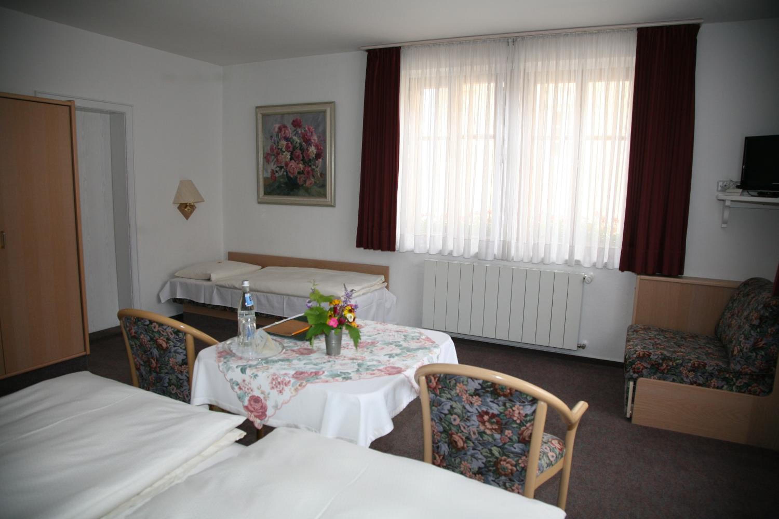 Triple Room - Photo 3