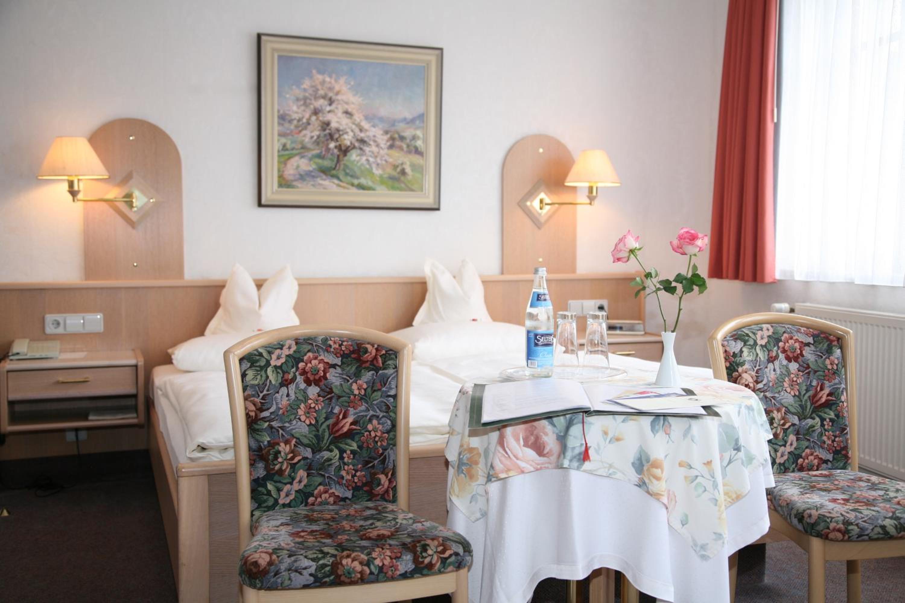 Standard Double Room - Photo 2