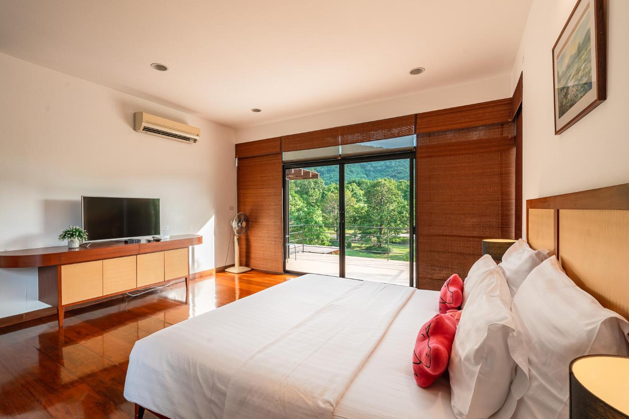 King Room with Mountain View - Photo 7