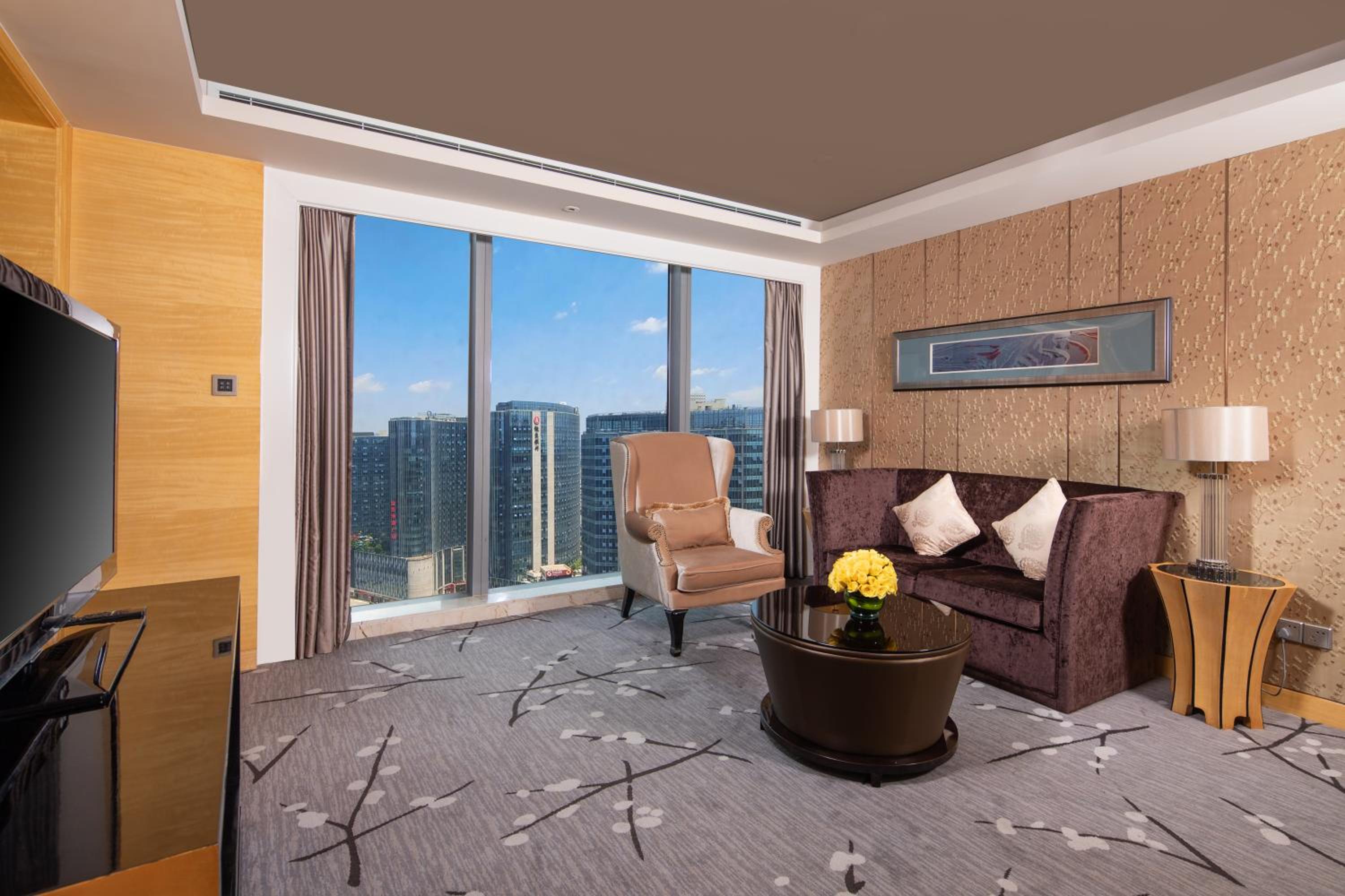 Deluxe Suite photo 2