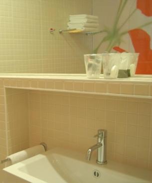 Small Single Room photo 3