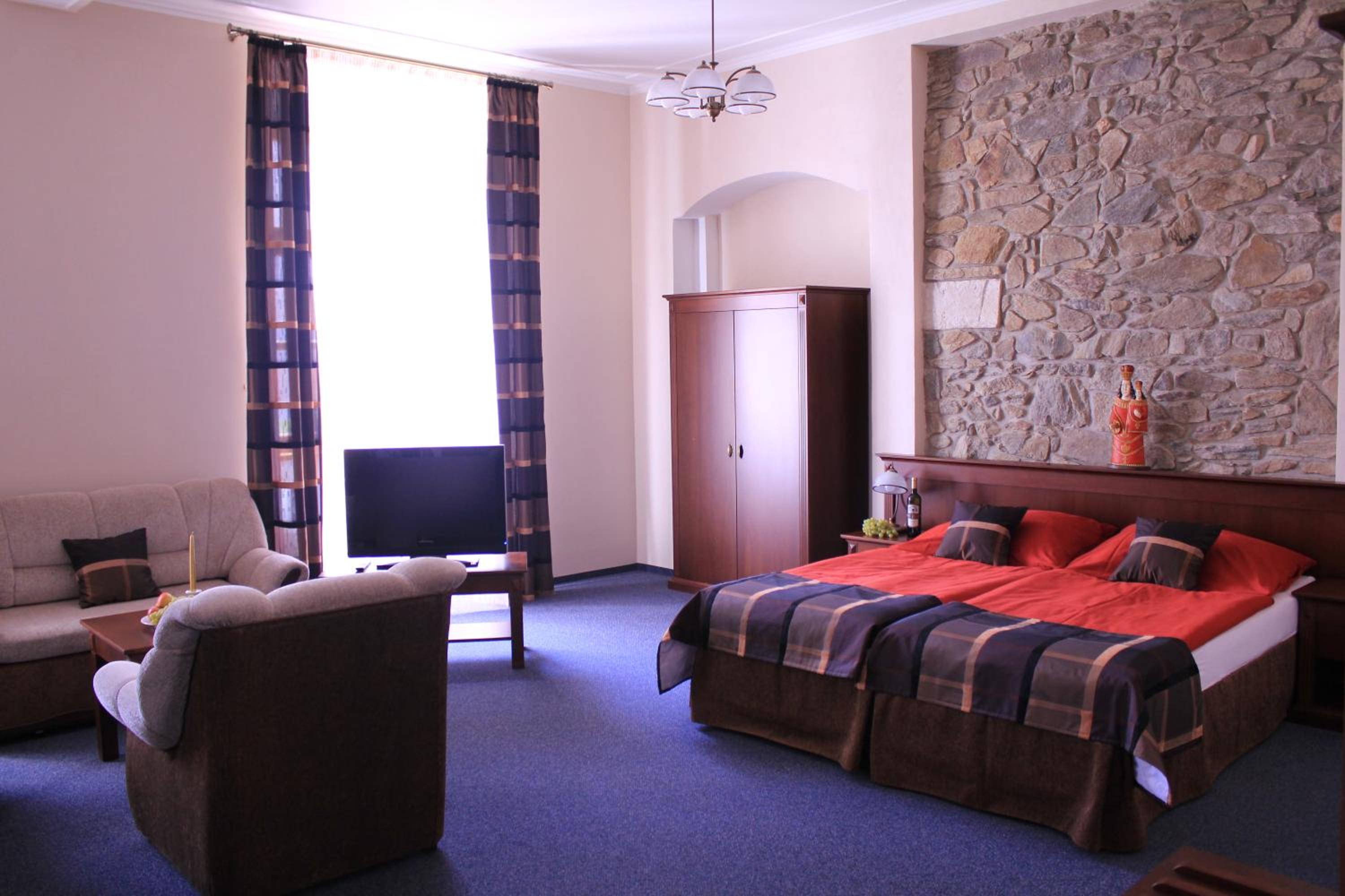 Studio Apartment photo 1