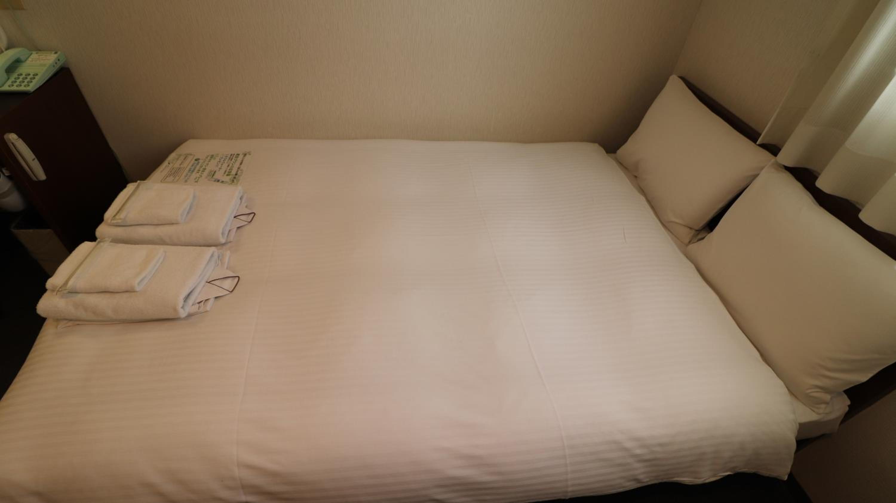 Double Room with Small Double Bed - Smoking photo 1