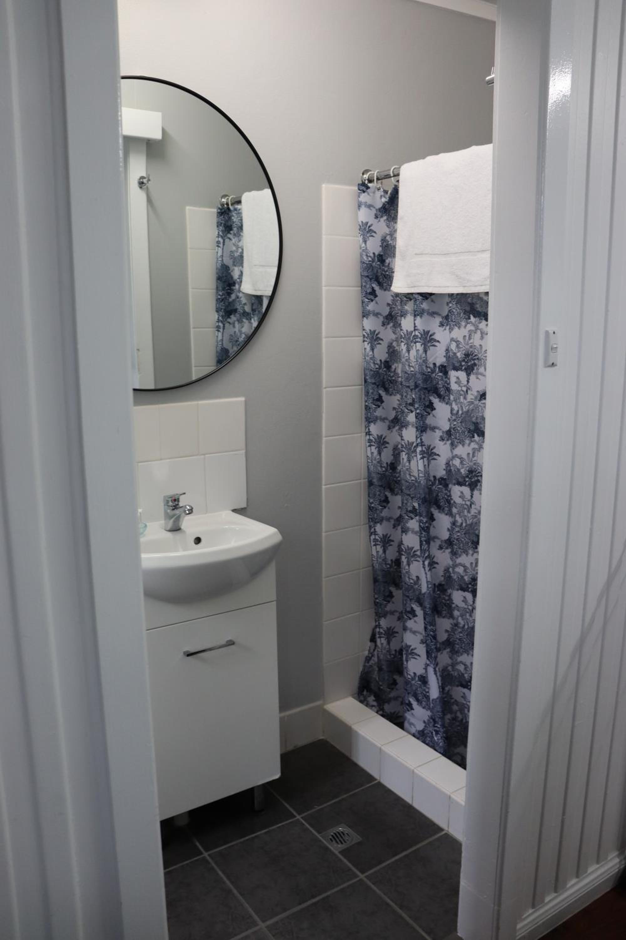 Standard Queen Room photo 3