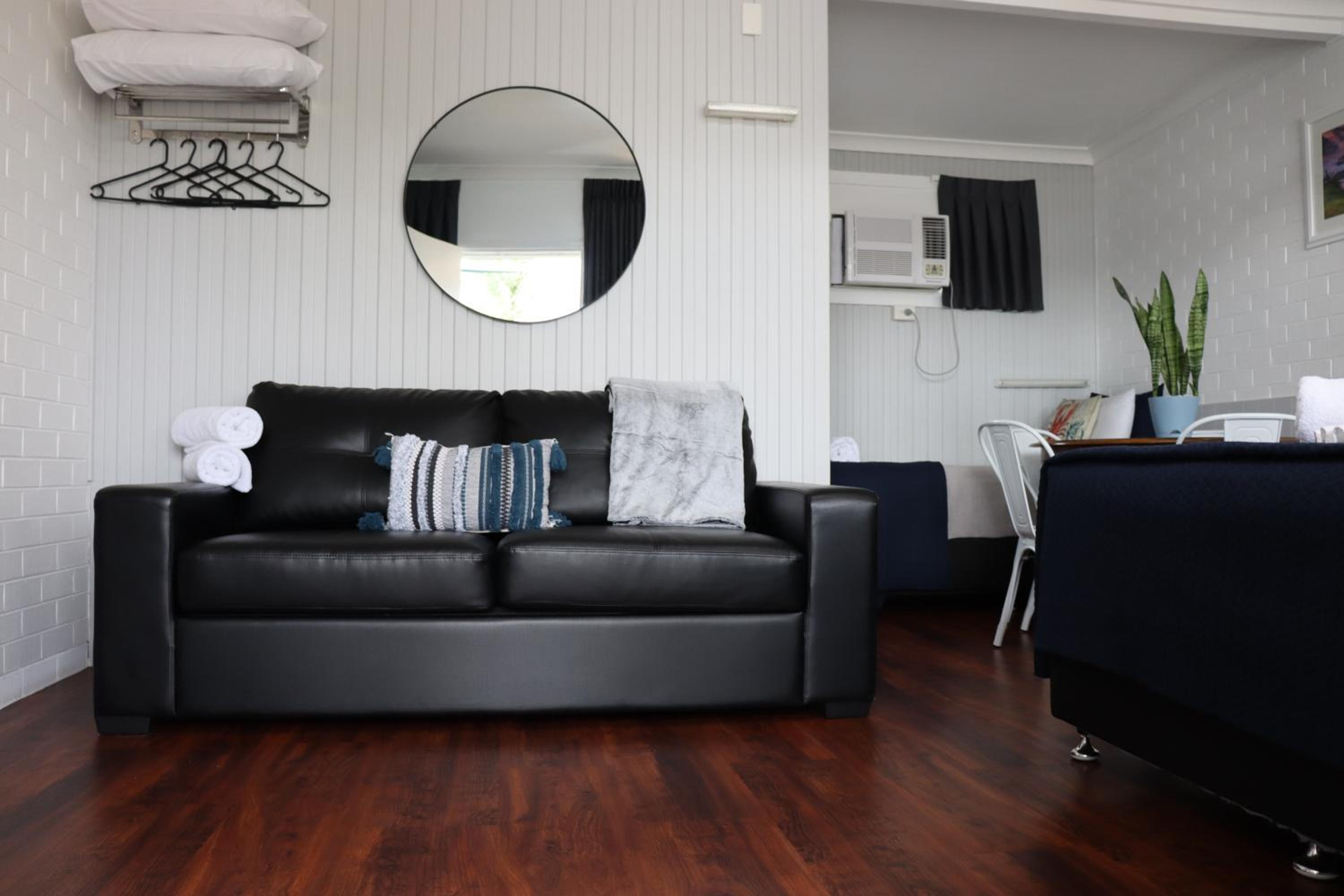 Family Room photo 3