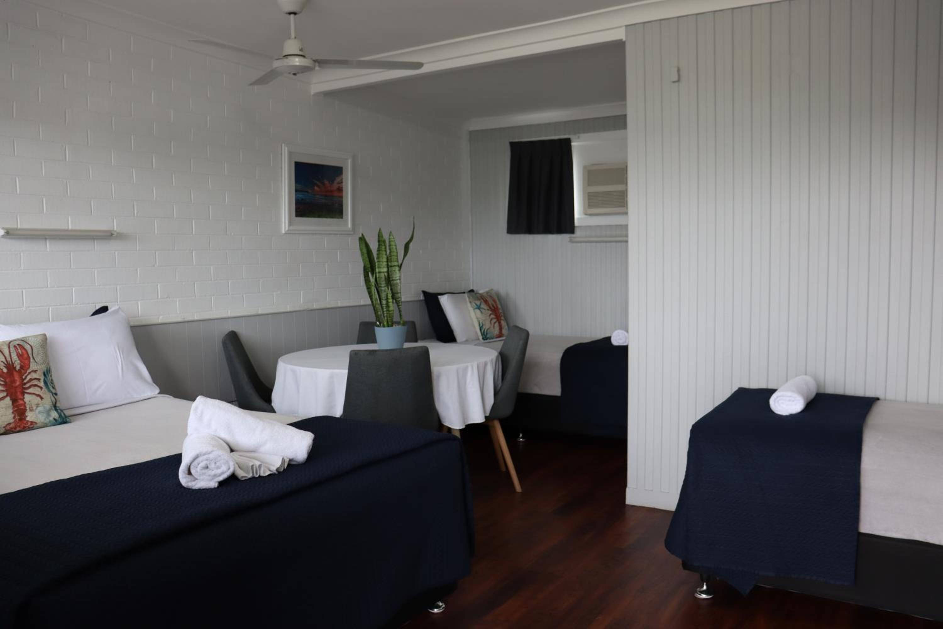 Standard Twin Room photo 2