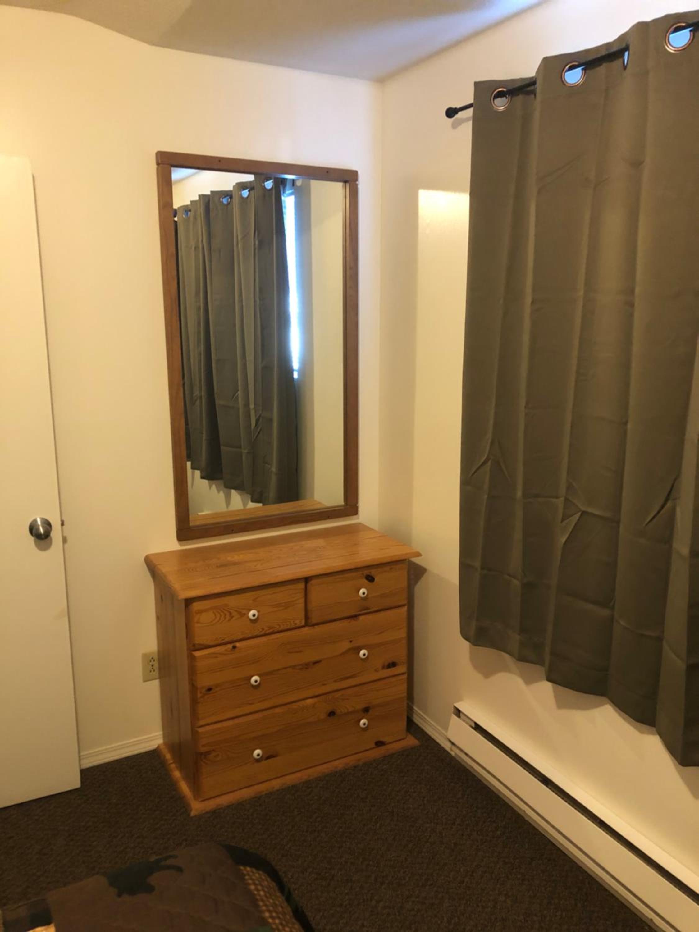 One-Bedroom Suite with Kitchen - Photo 5