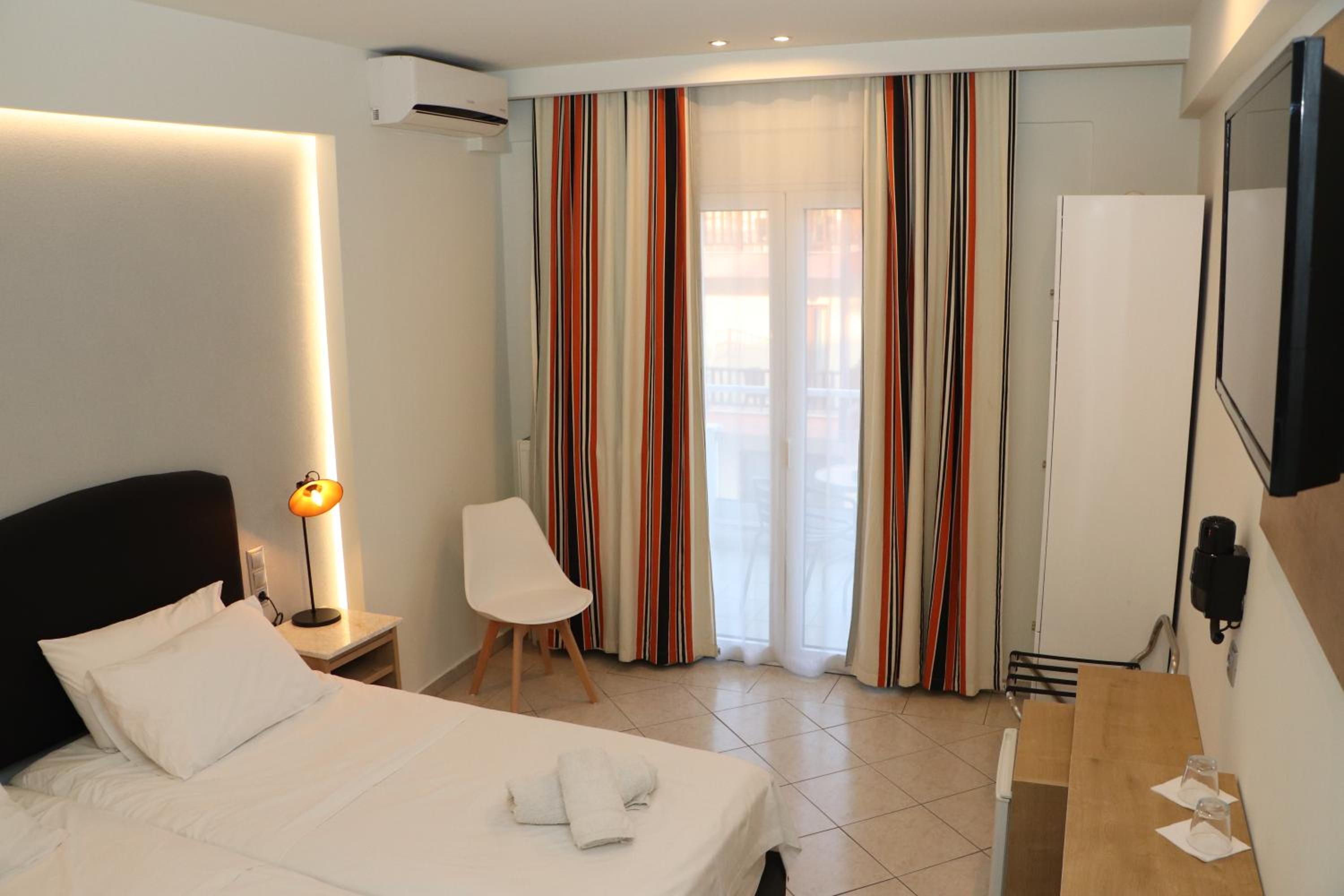 Double or Twin Room - Photo 1