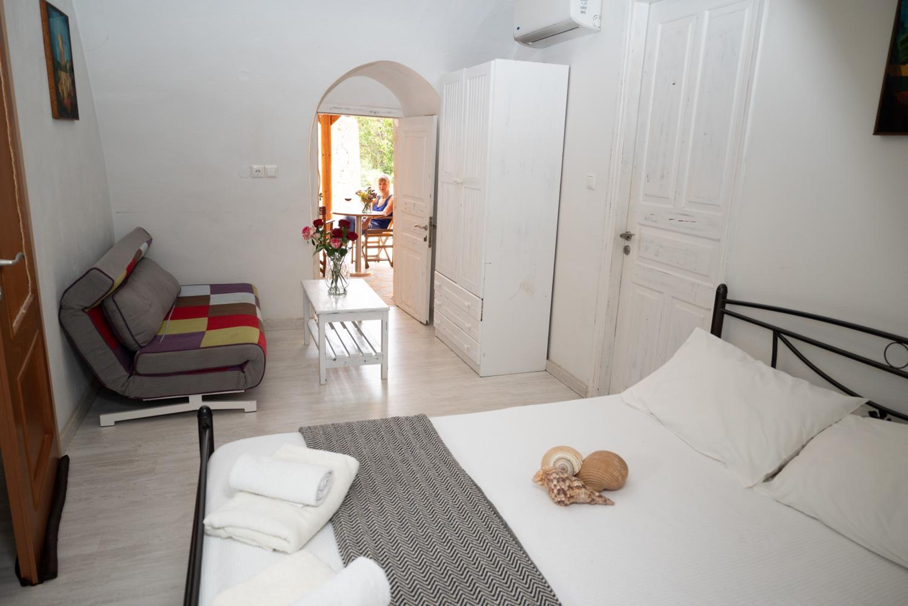 Two-Bedroom Apartment - Photo 2