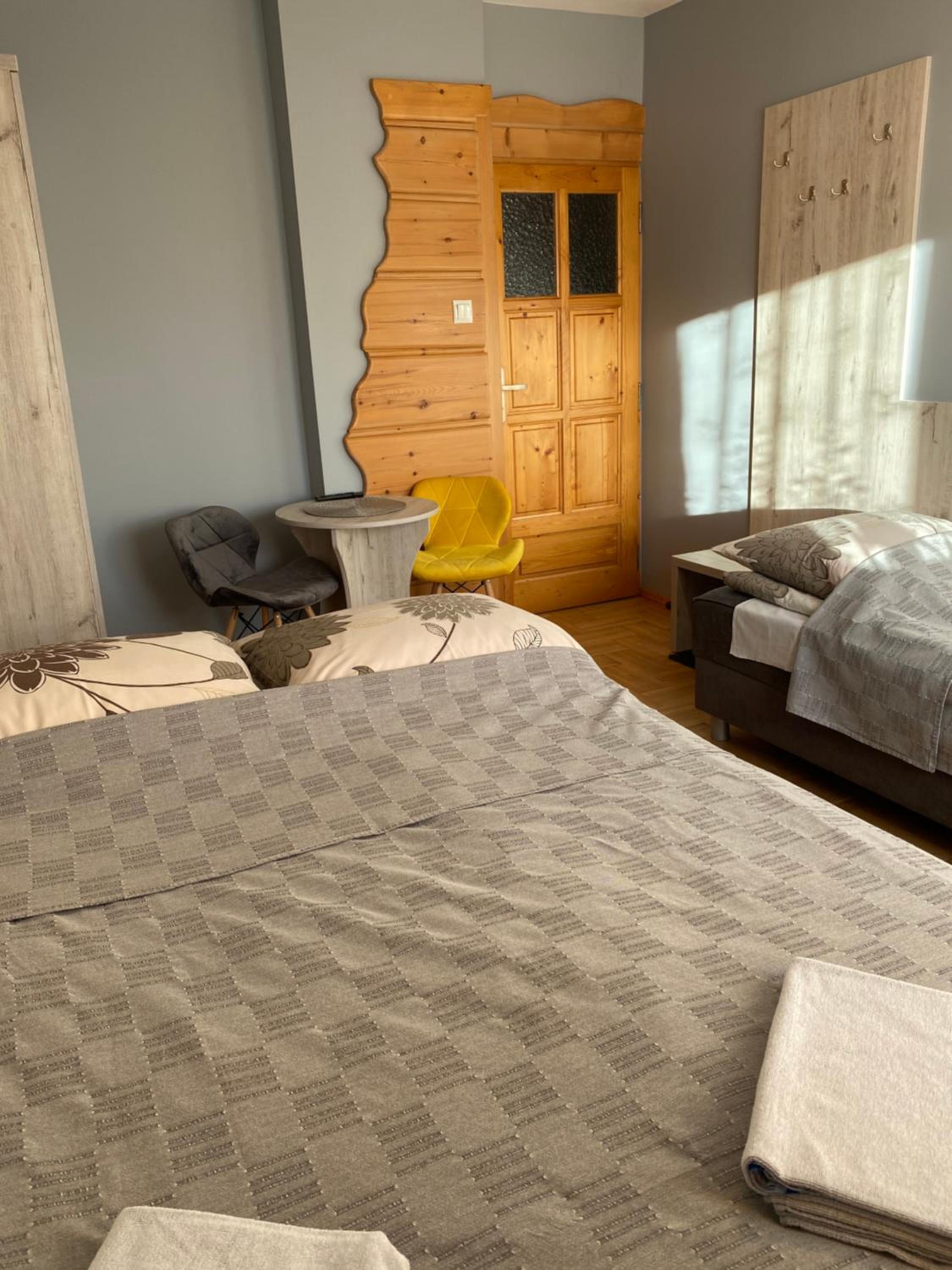 Triple Room with Private Bathroom - Photo 2